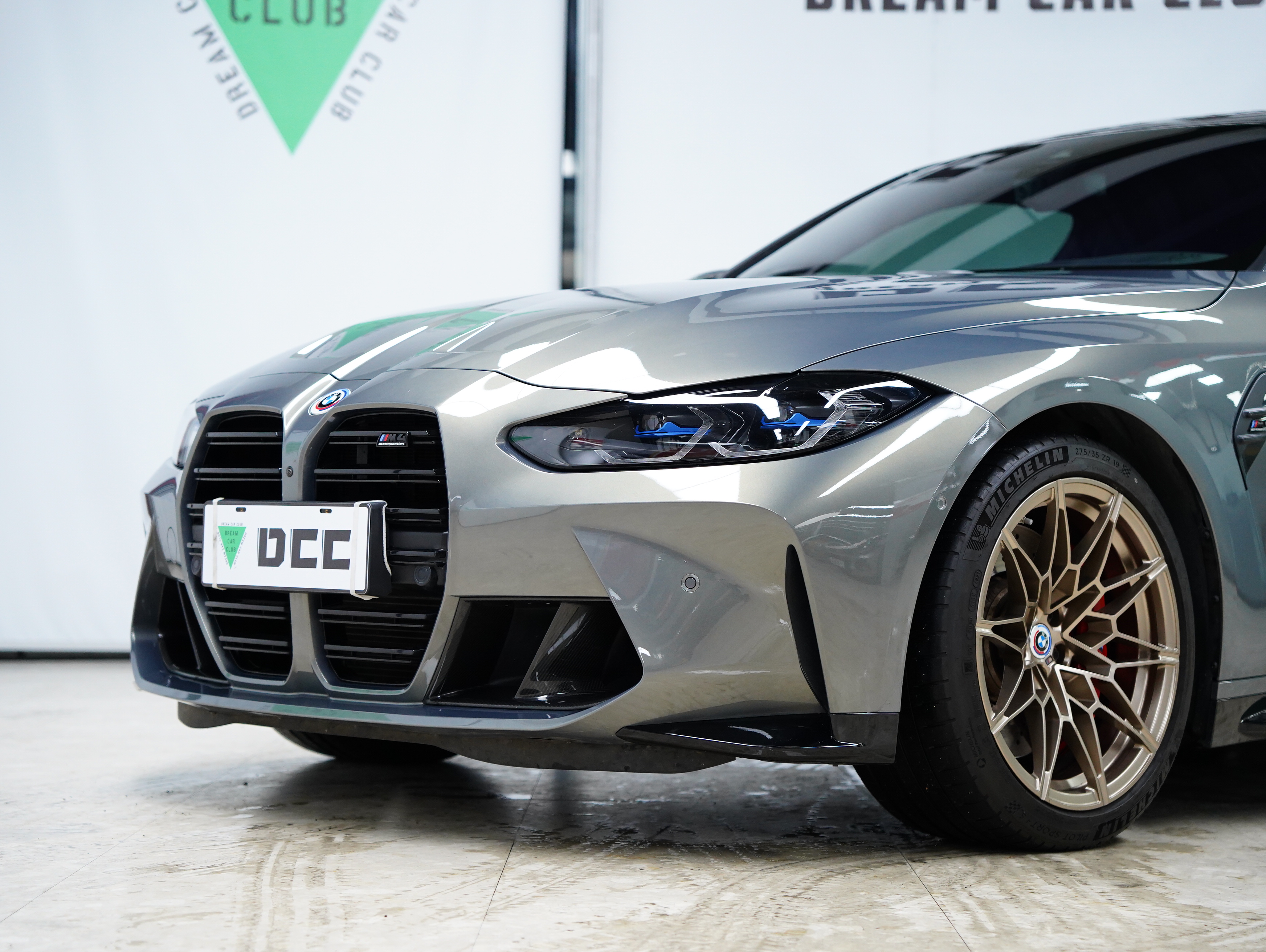 BMW M4 2023 car image #19