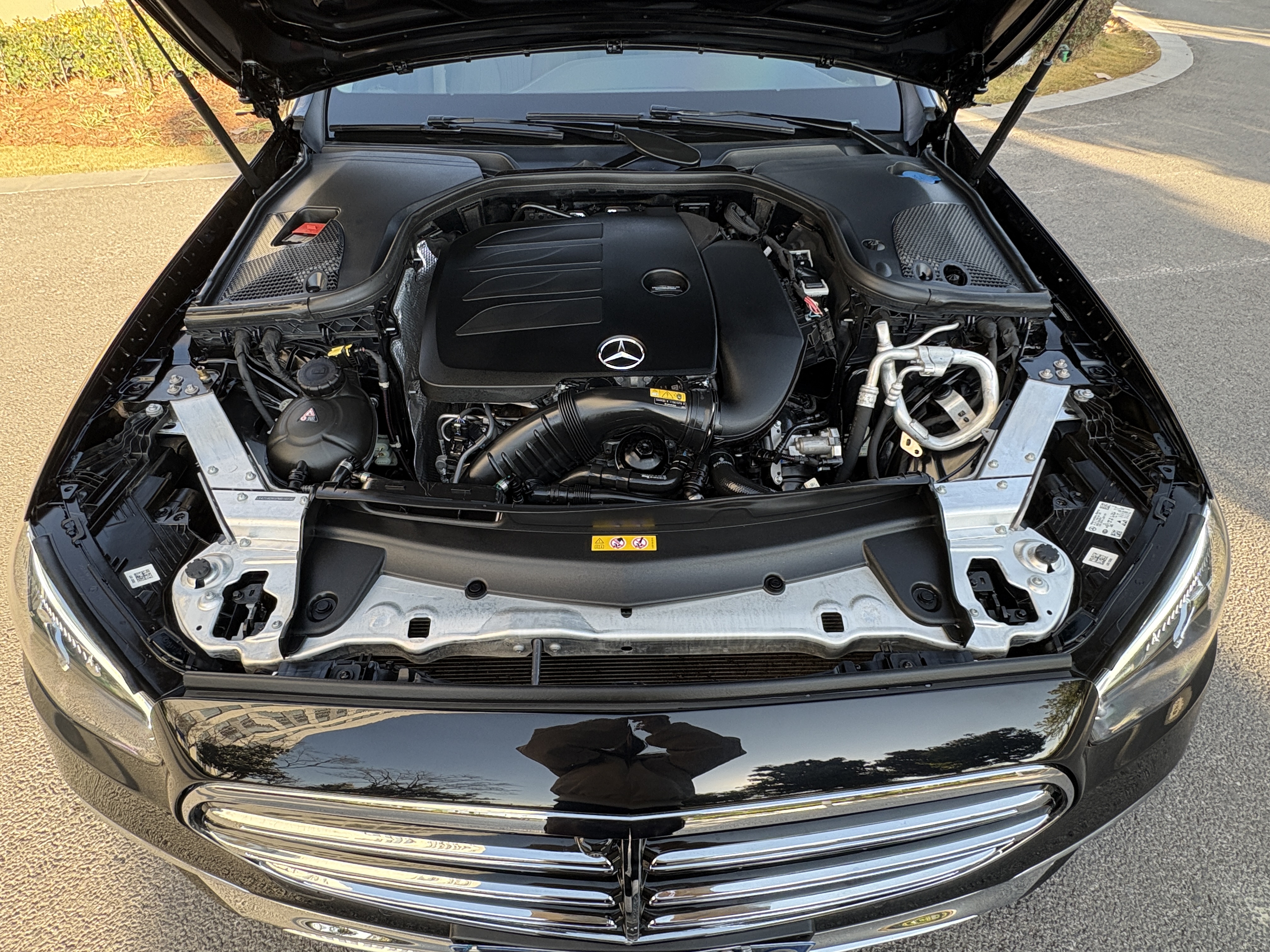 Mercedes-Benz E Class 2023 car image #19