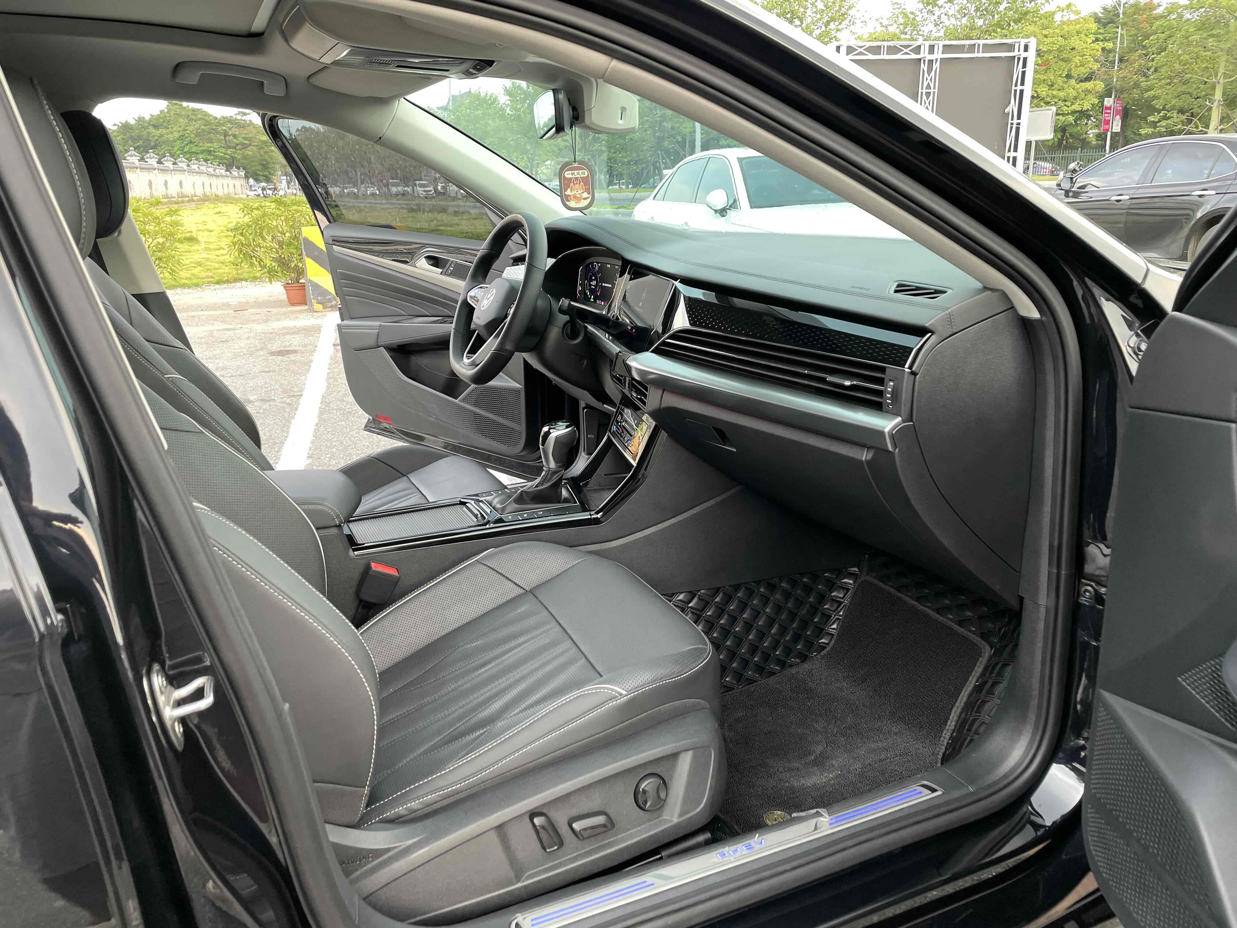 Volkswagen Passat New Energy 2023 immagine di auto #19