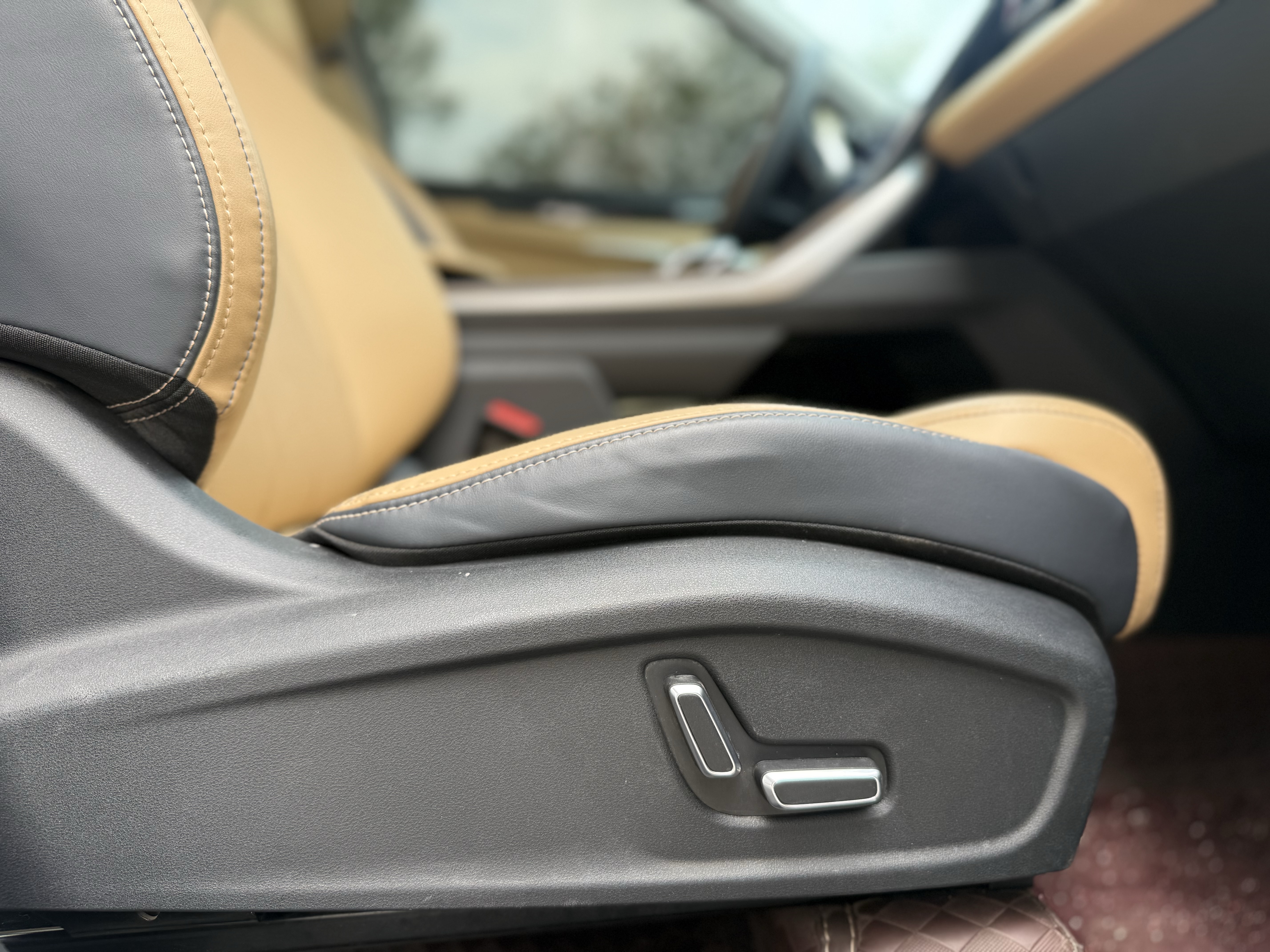 GEELY Boyue L 2023 car image #19