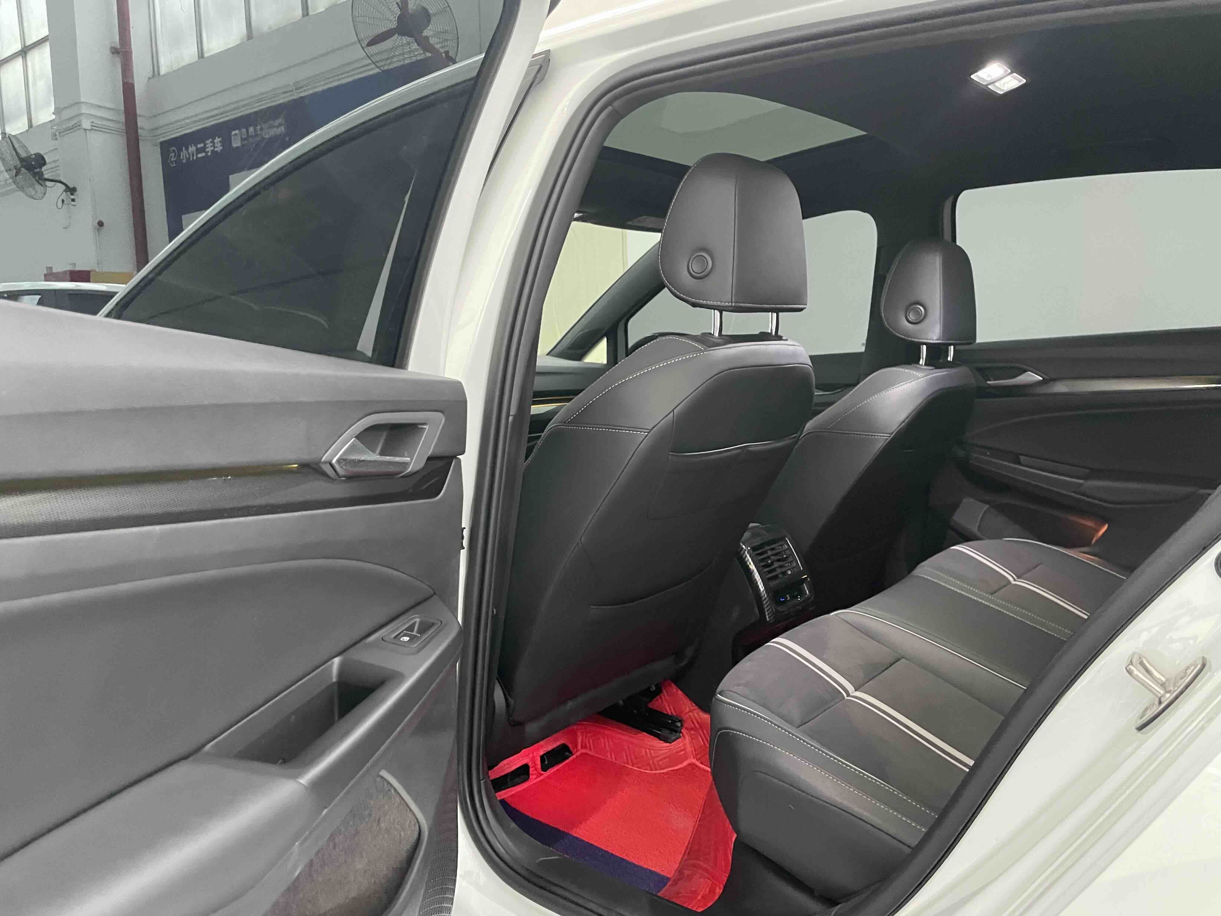 Volkswagen Golf 2023 #19 Volkswagen Golf 2023 car image #19