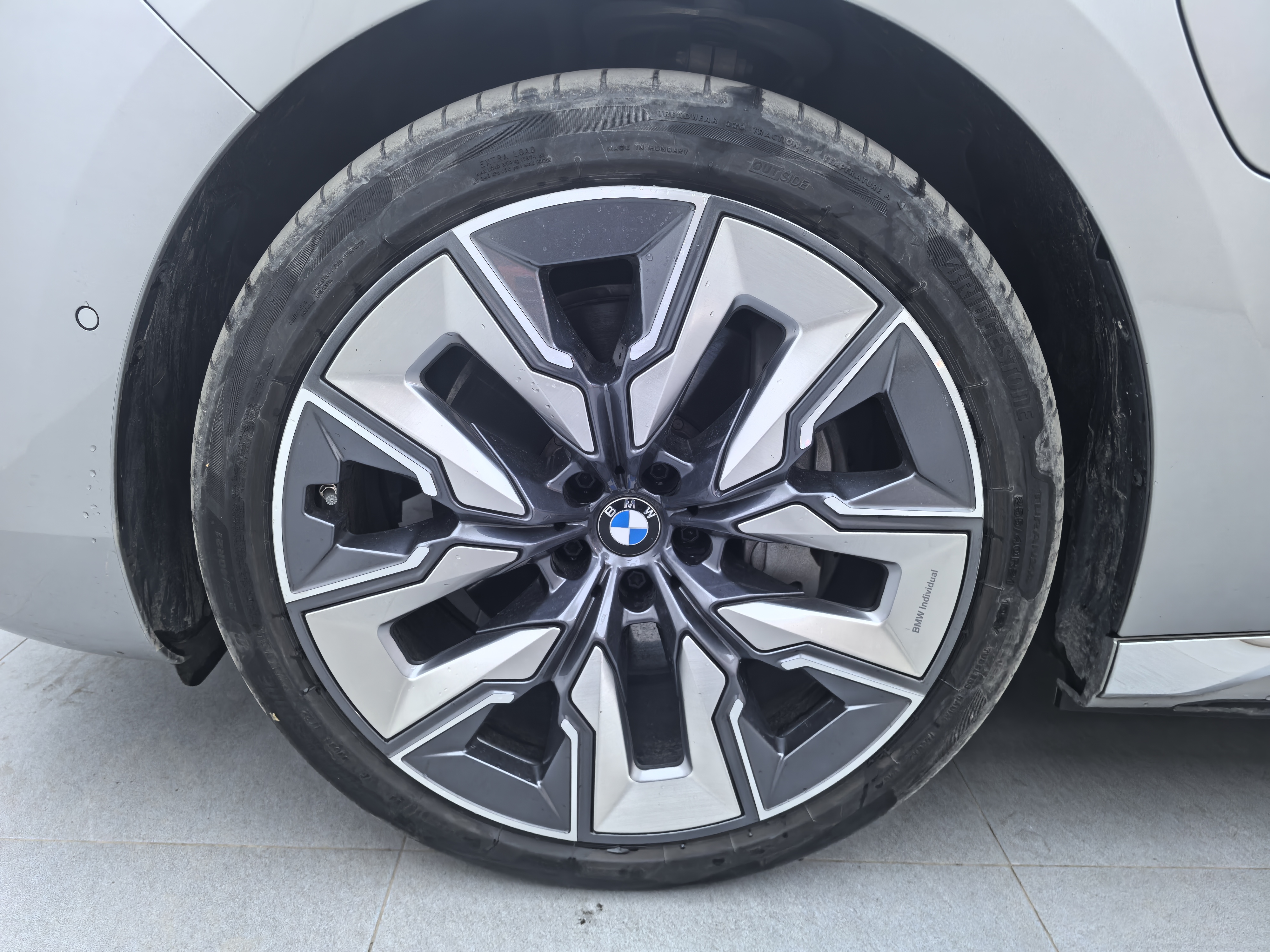 BMW i7 2023 immagine di auto #19