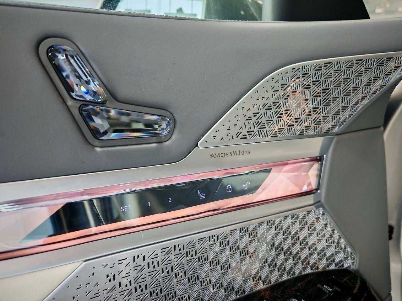 BMW i7 2022 immagine di auto #19