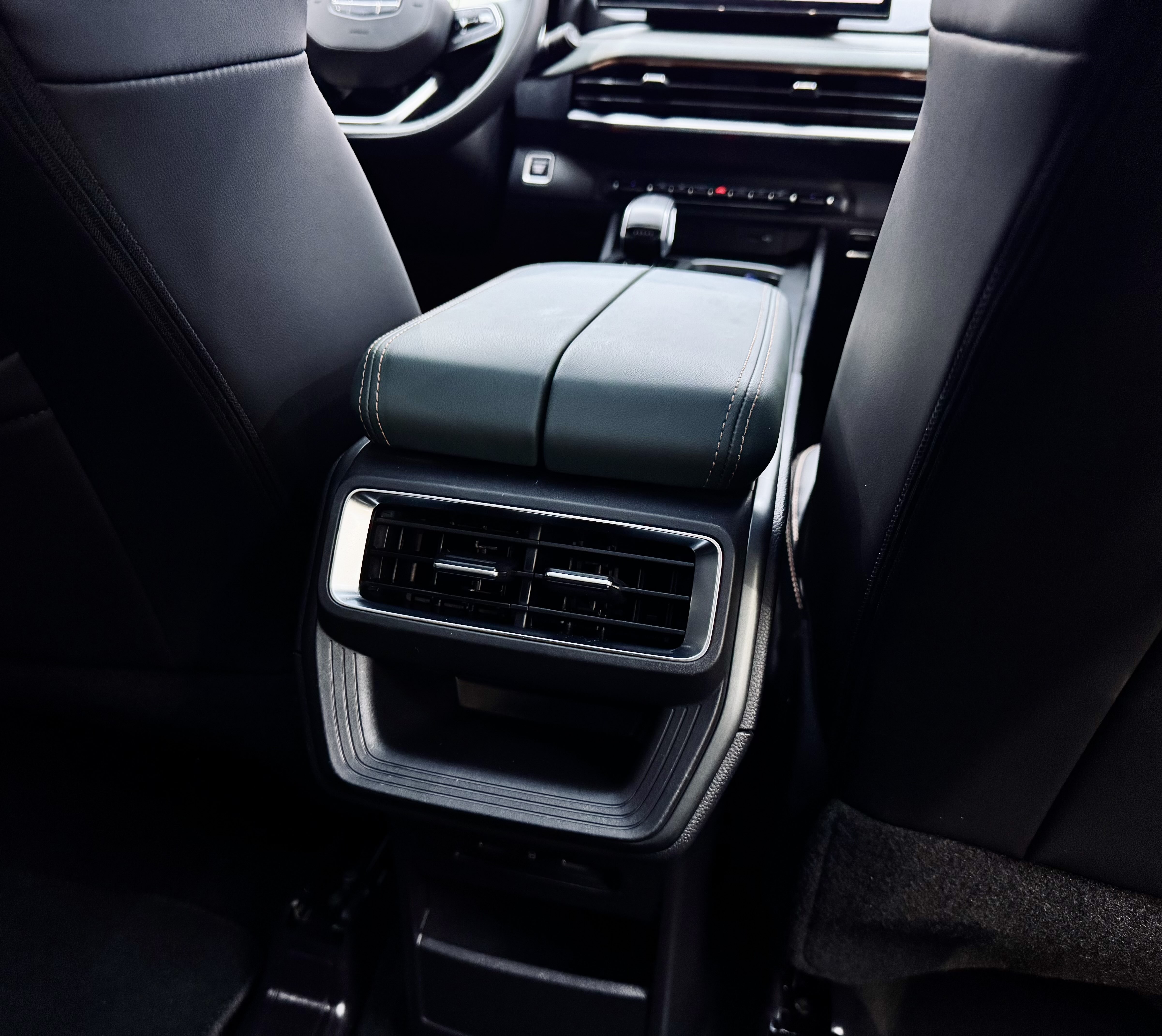 GEELY Okavango L 2023 car image #19