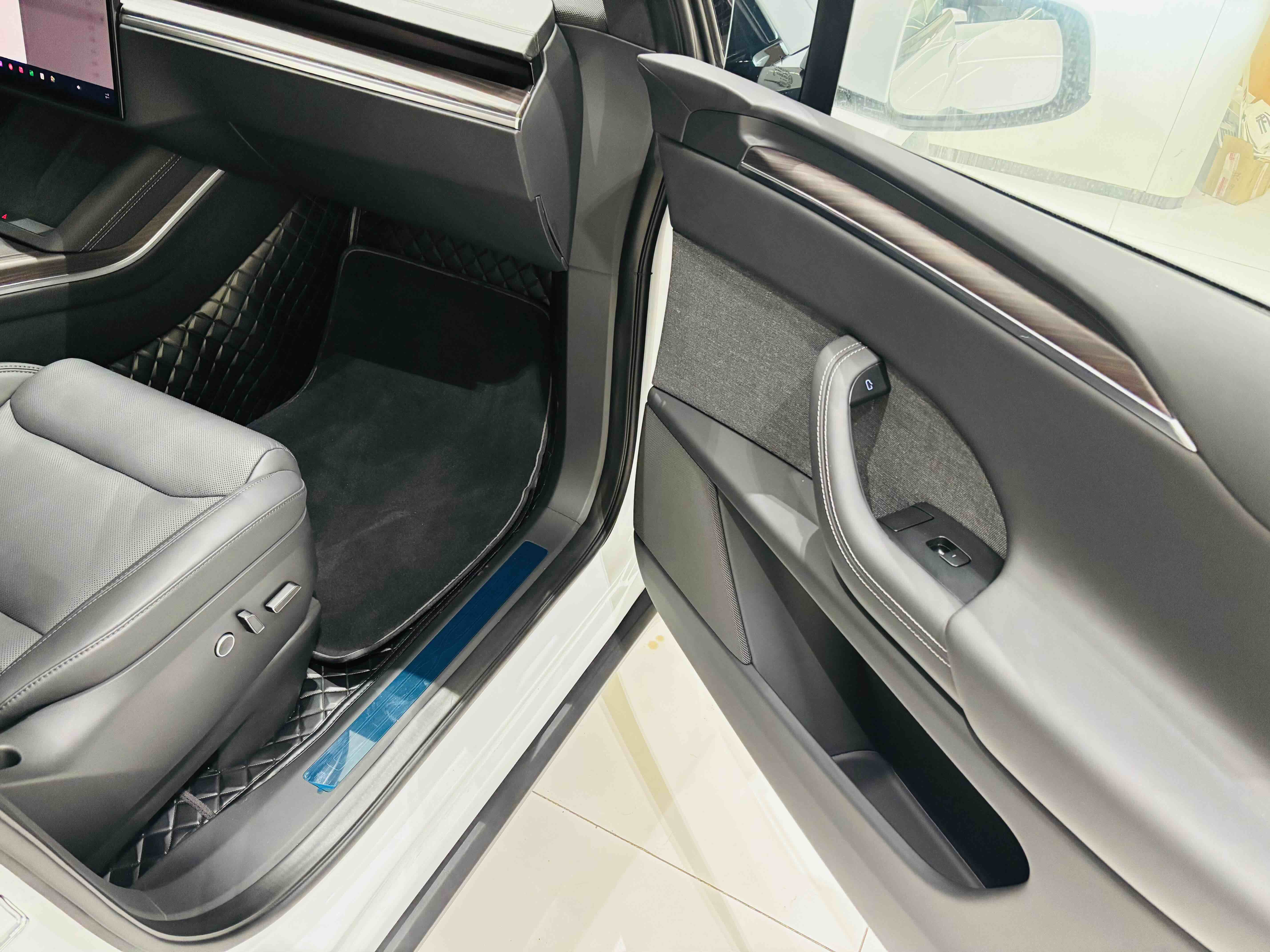 特斯拉 Model X 2024 汽车图片 #19