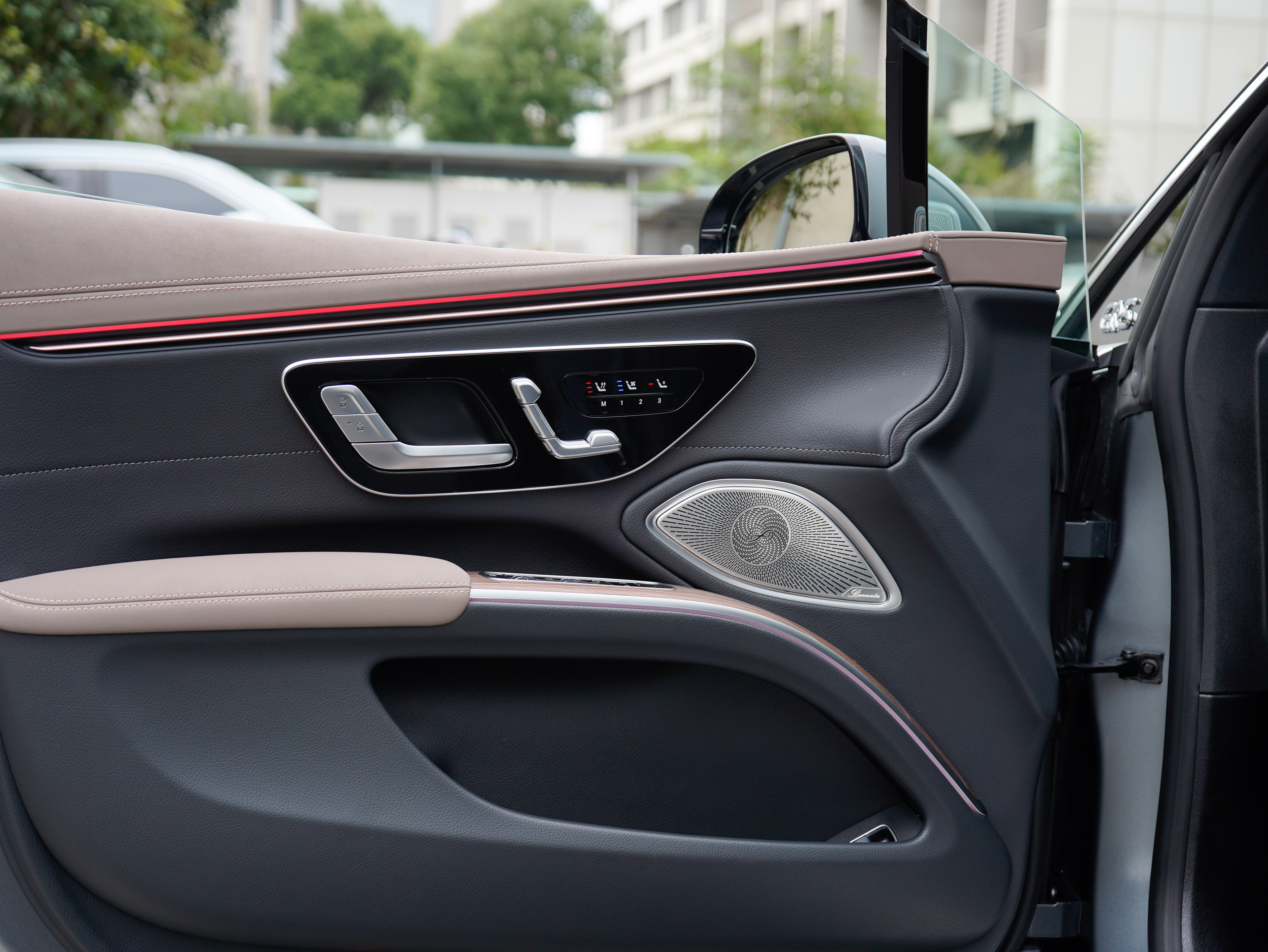 Mercedes-Benz EQS Class 2024 car image #19