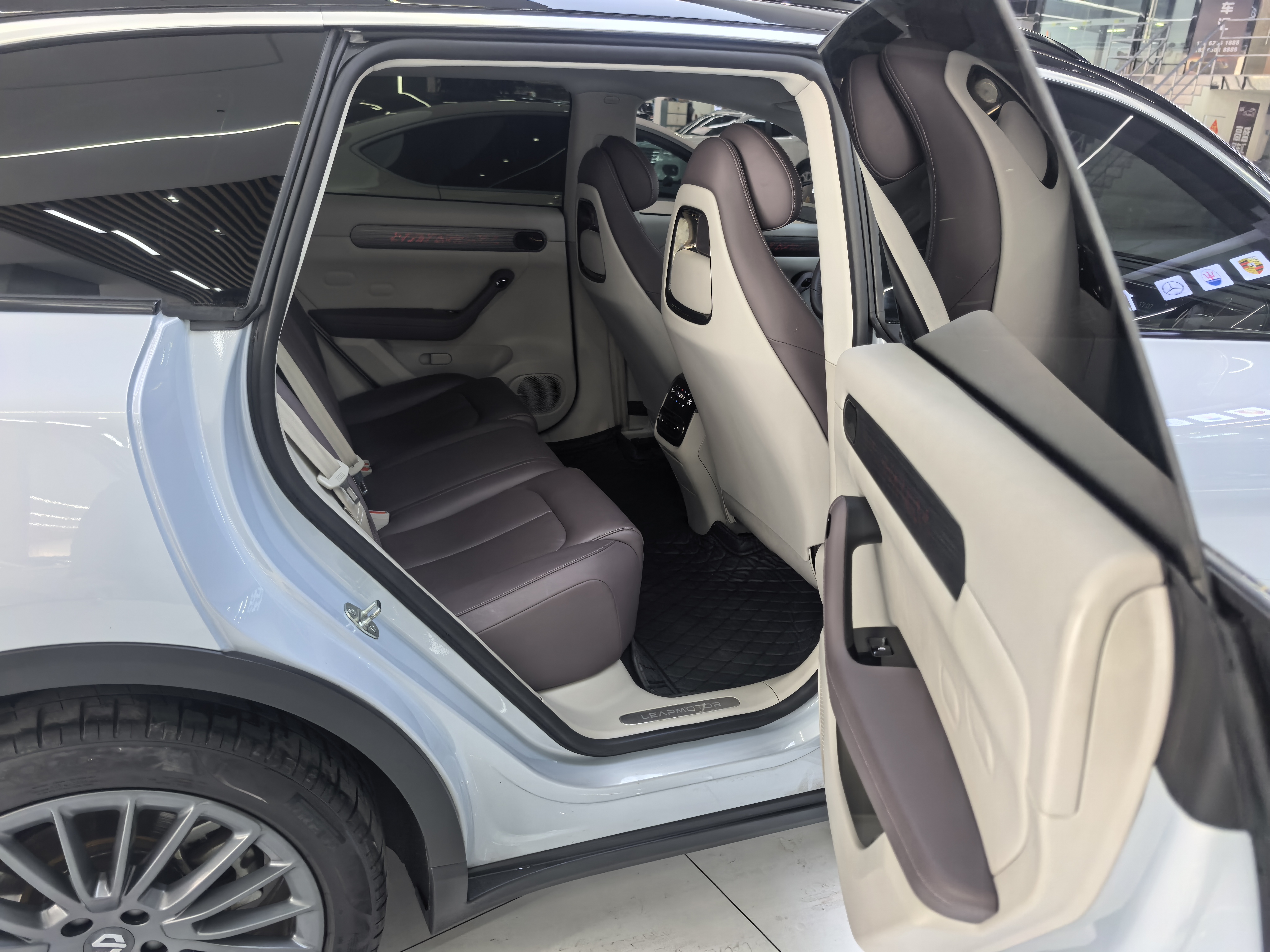 零跑汽车 零跑C11 2023 汽车图片 #19