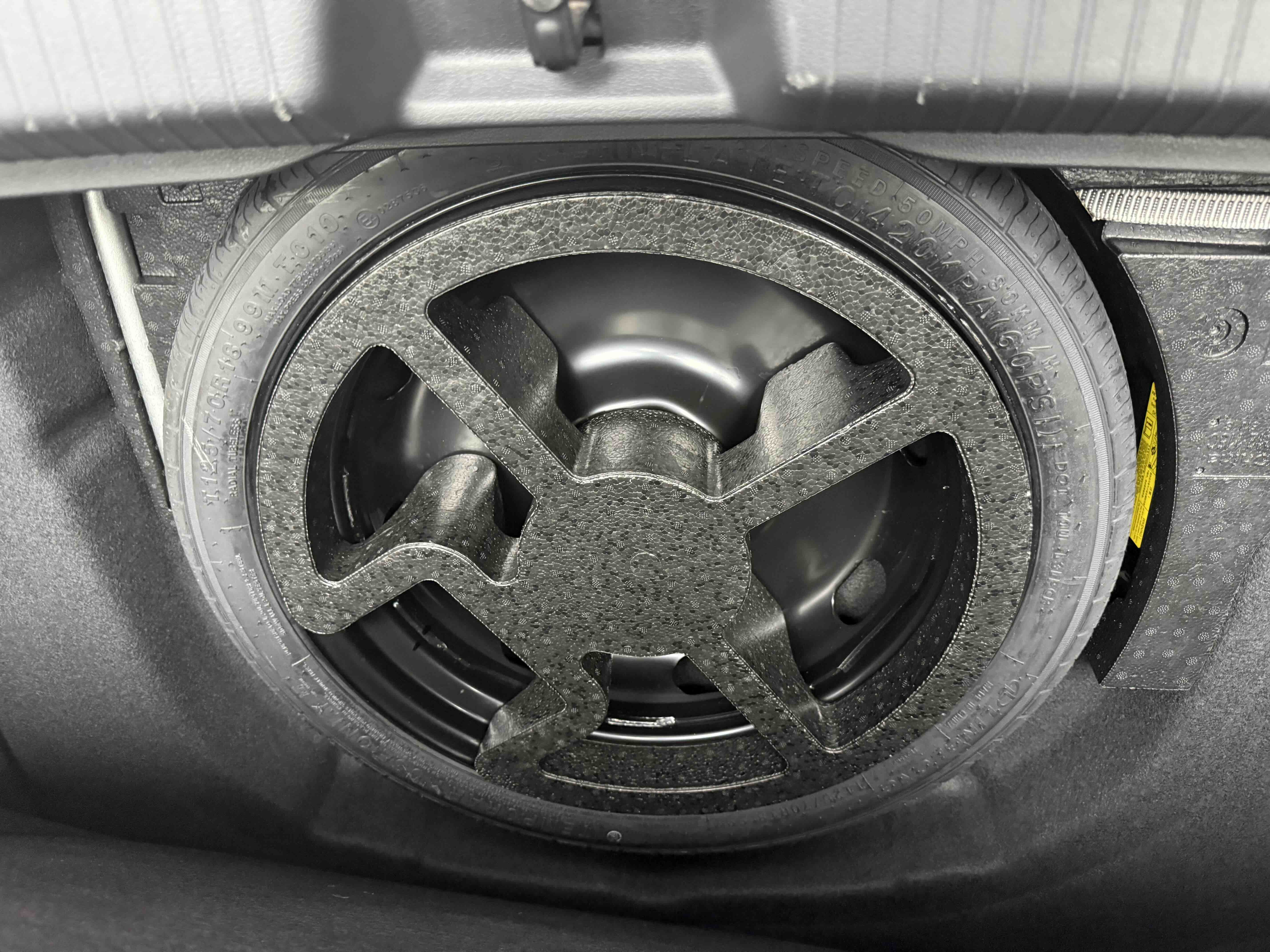 Volkswagen Golf 2023 car image #19