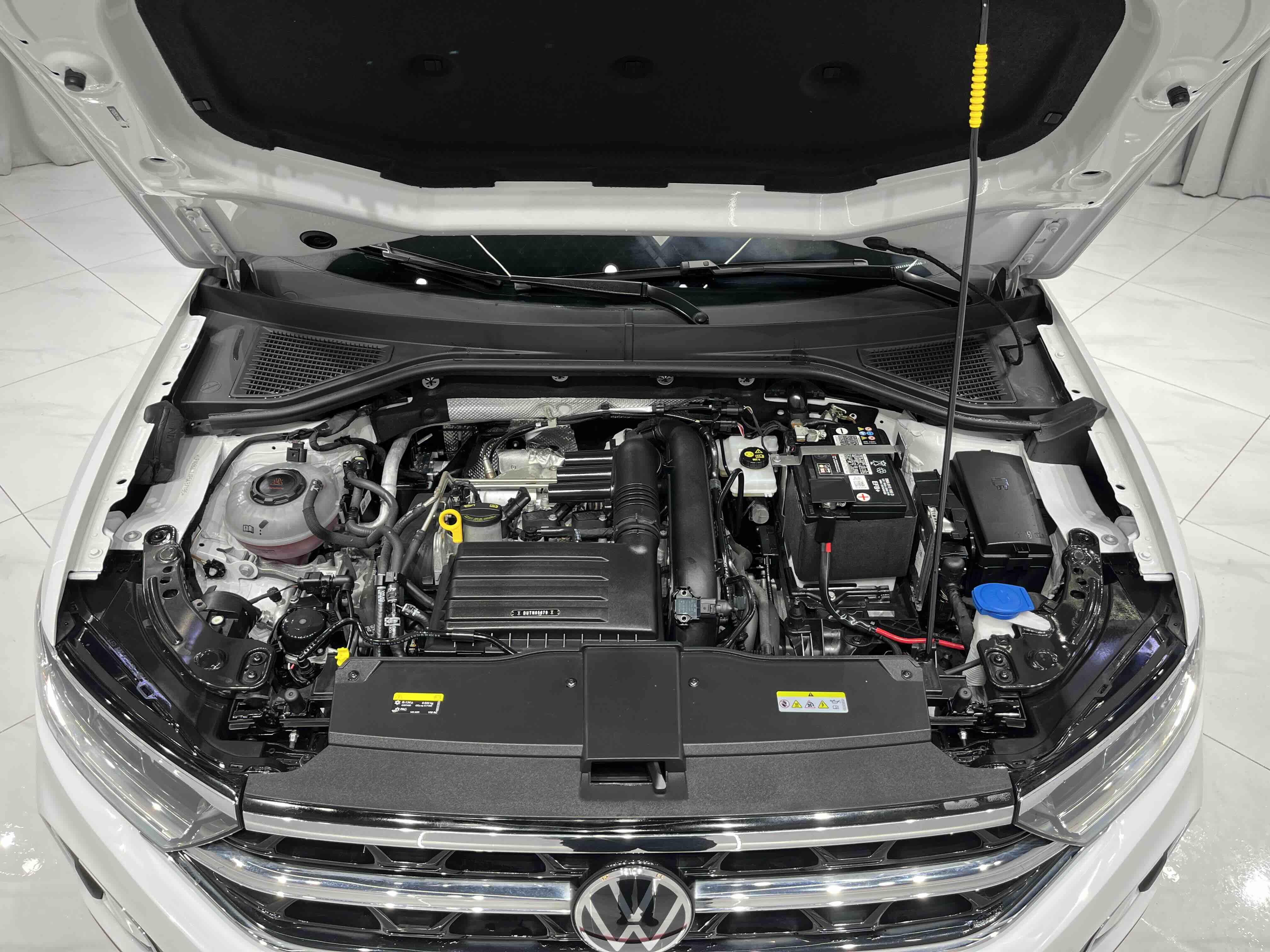 Volkswagen T-Roc 2024 car image #19