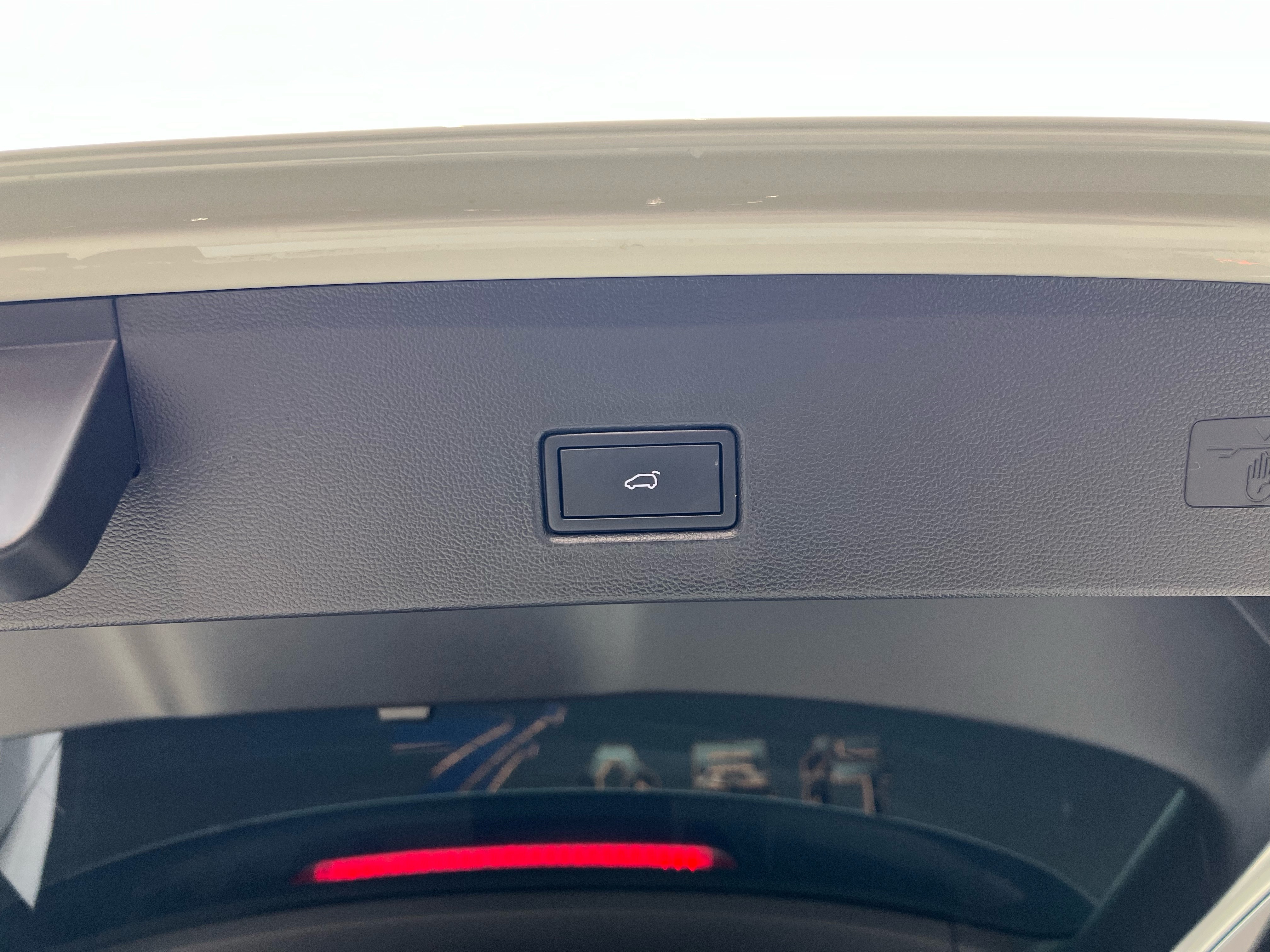 Volkswagen T-Roc 2023 car image #19