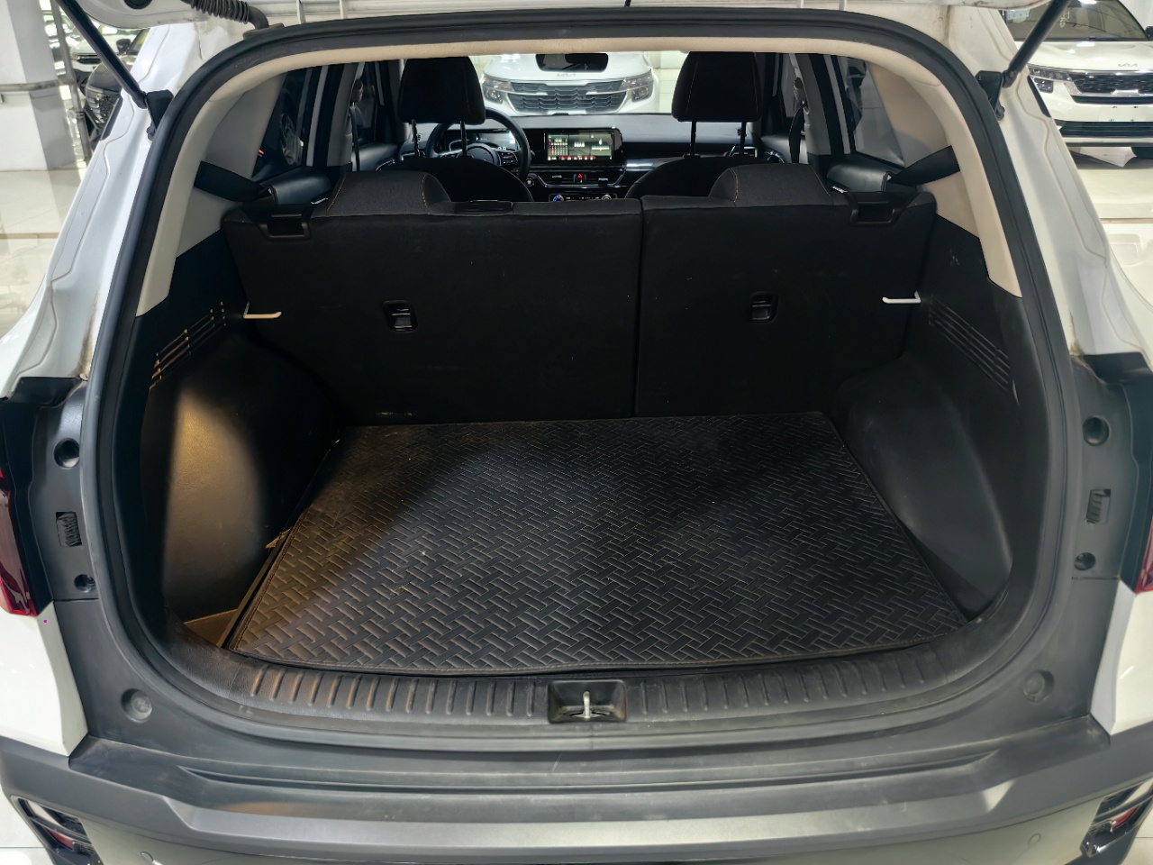 Kia Seltos 2023 imagen de coche #19