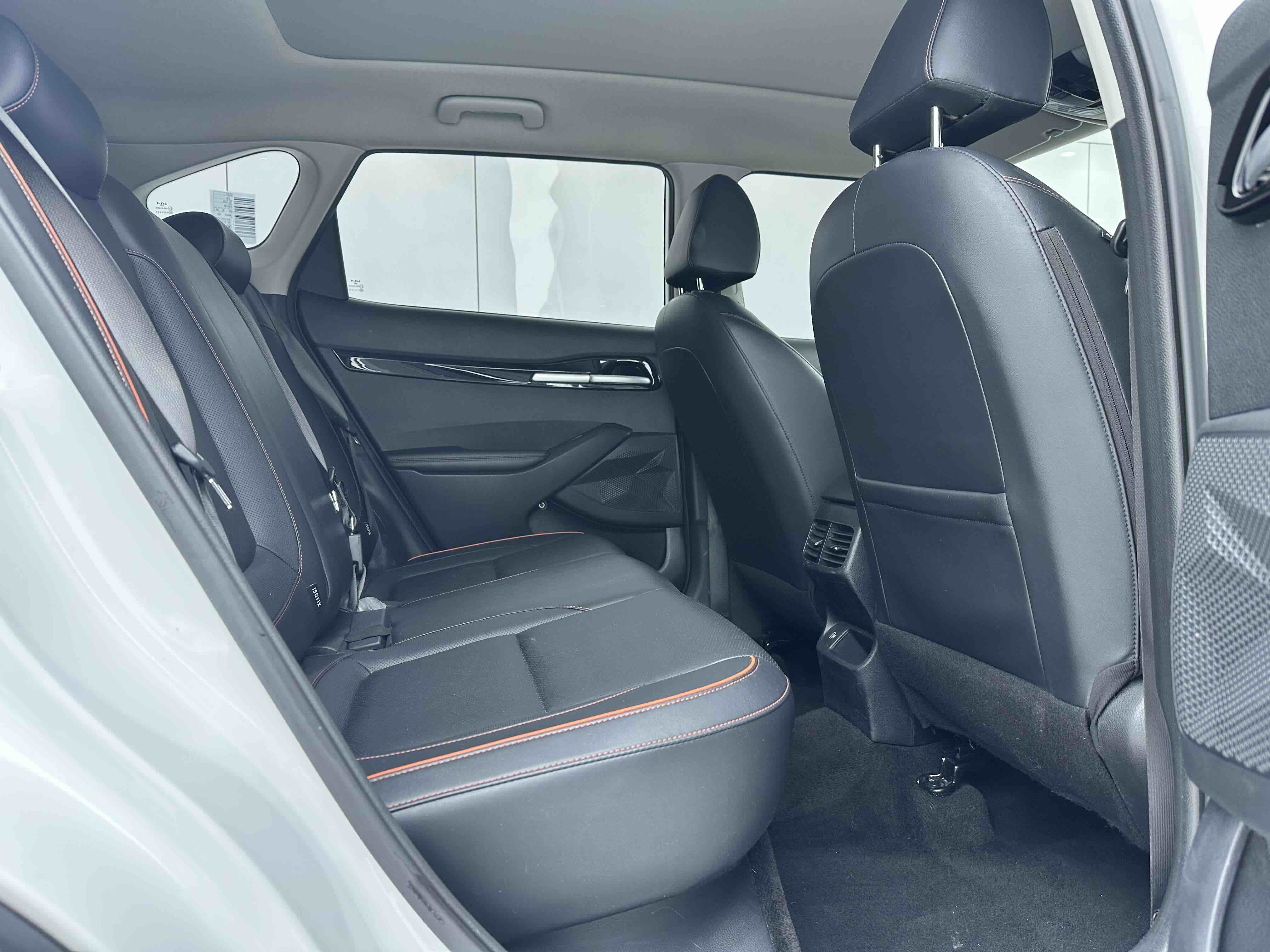 Kia Seltos 2024 car image #19