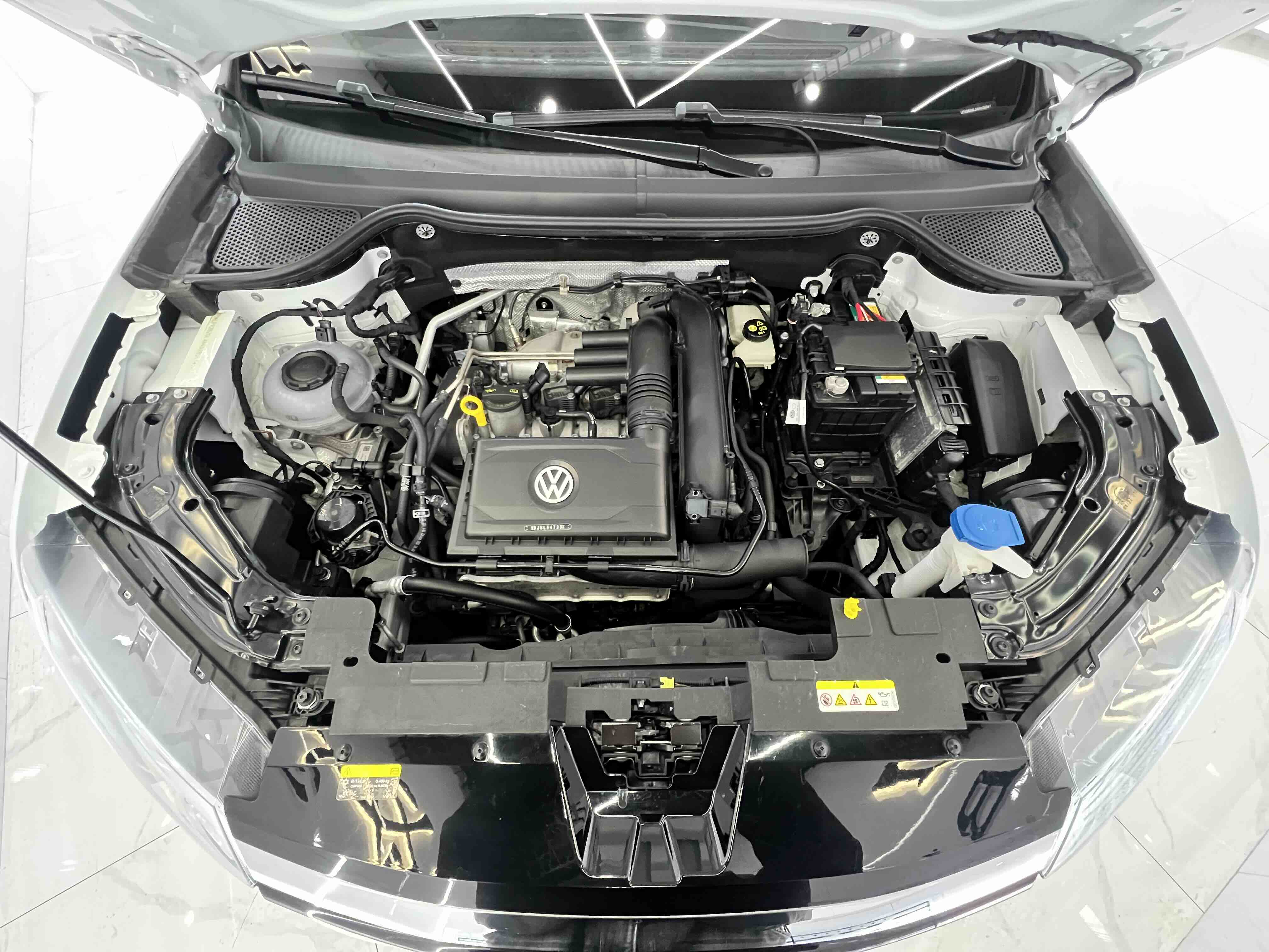 VS5 2022 car image #19