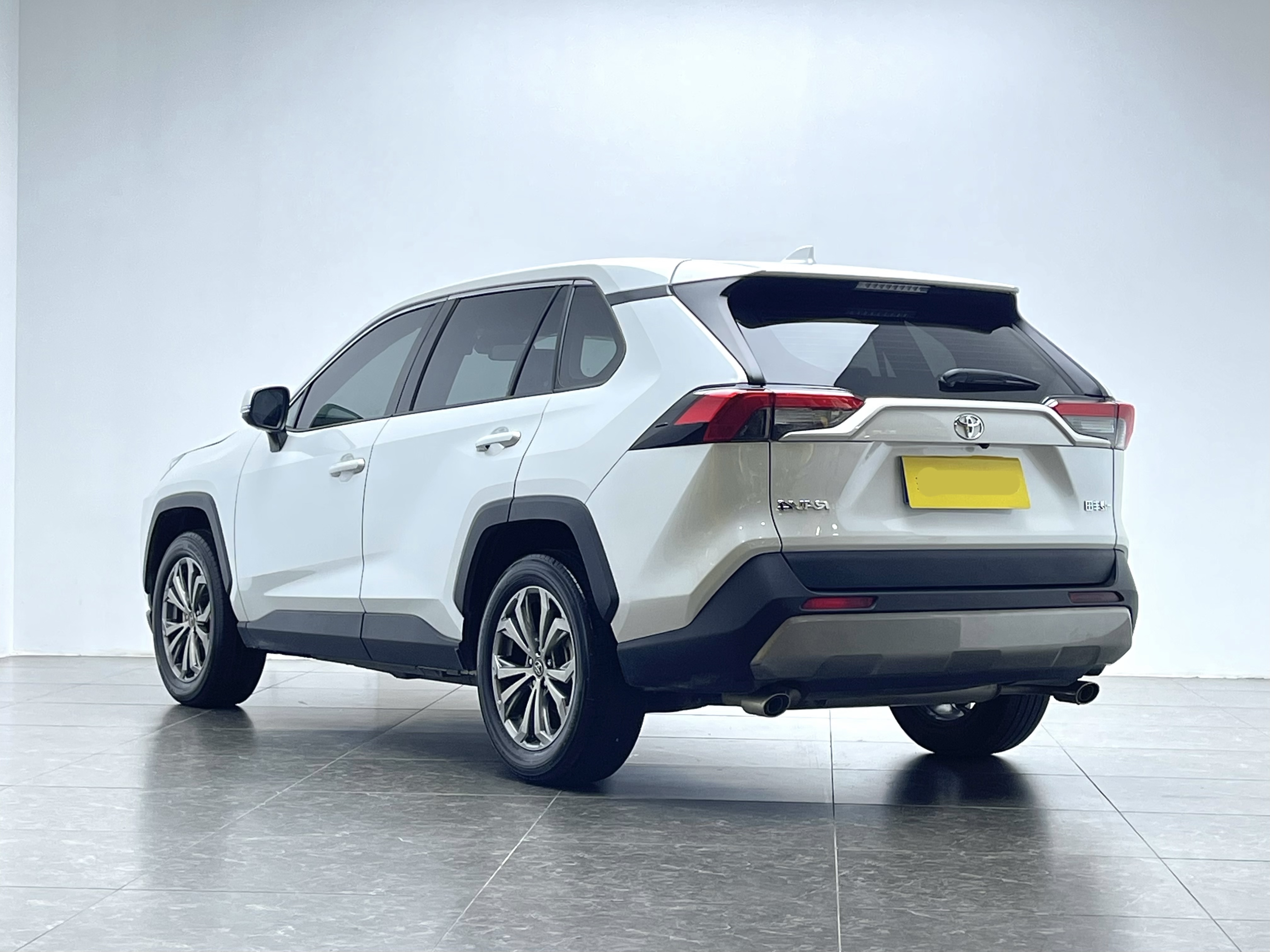 Toyota RAV4 2024 car image #19