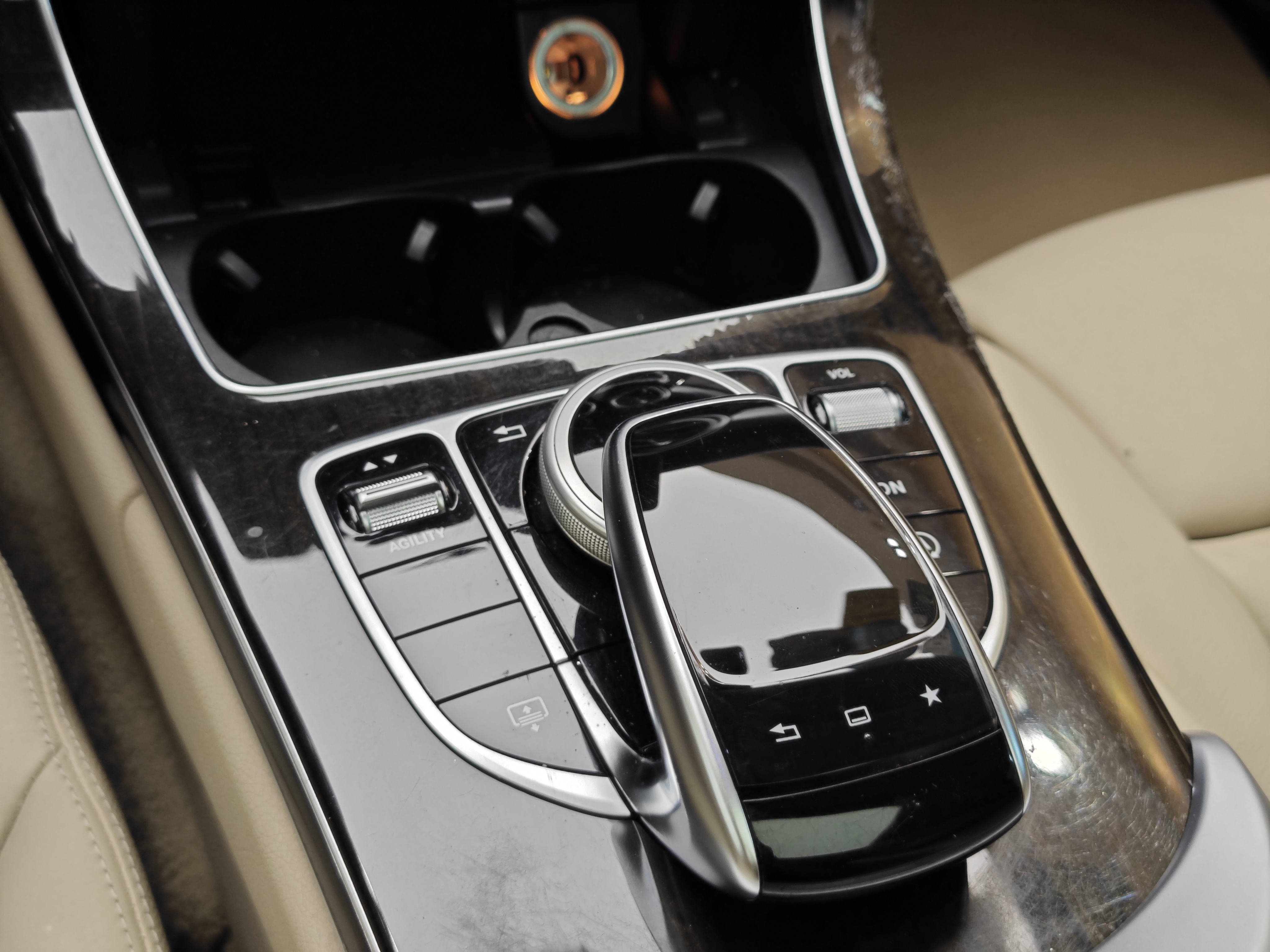 Mercedes-Benz C Class 2015 car image #19