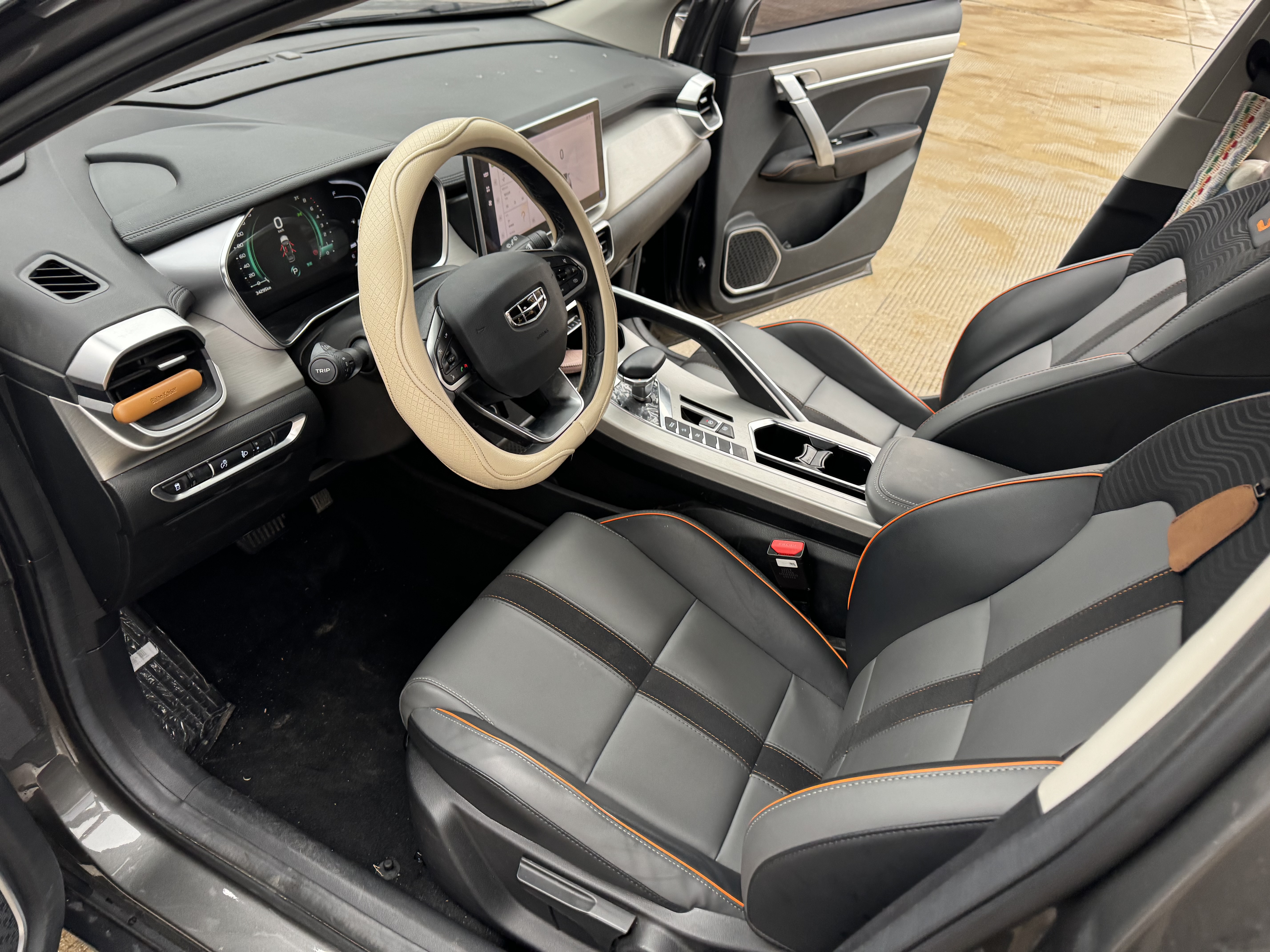 GEELY Coolray 2024 car image #19