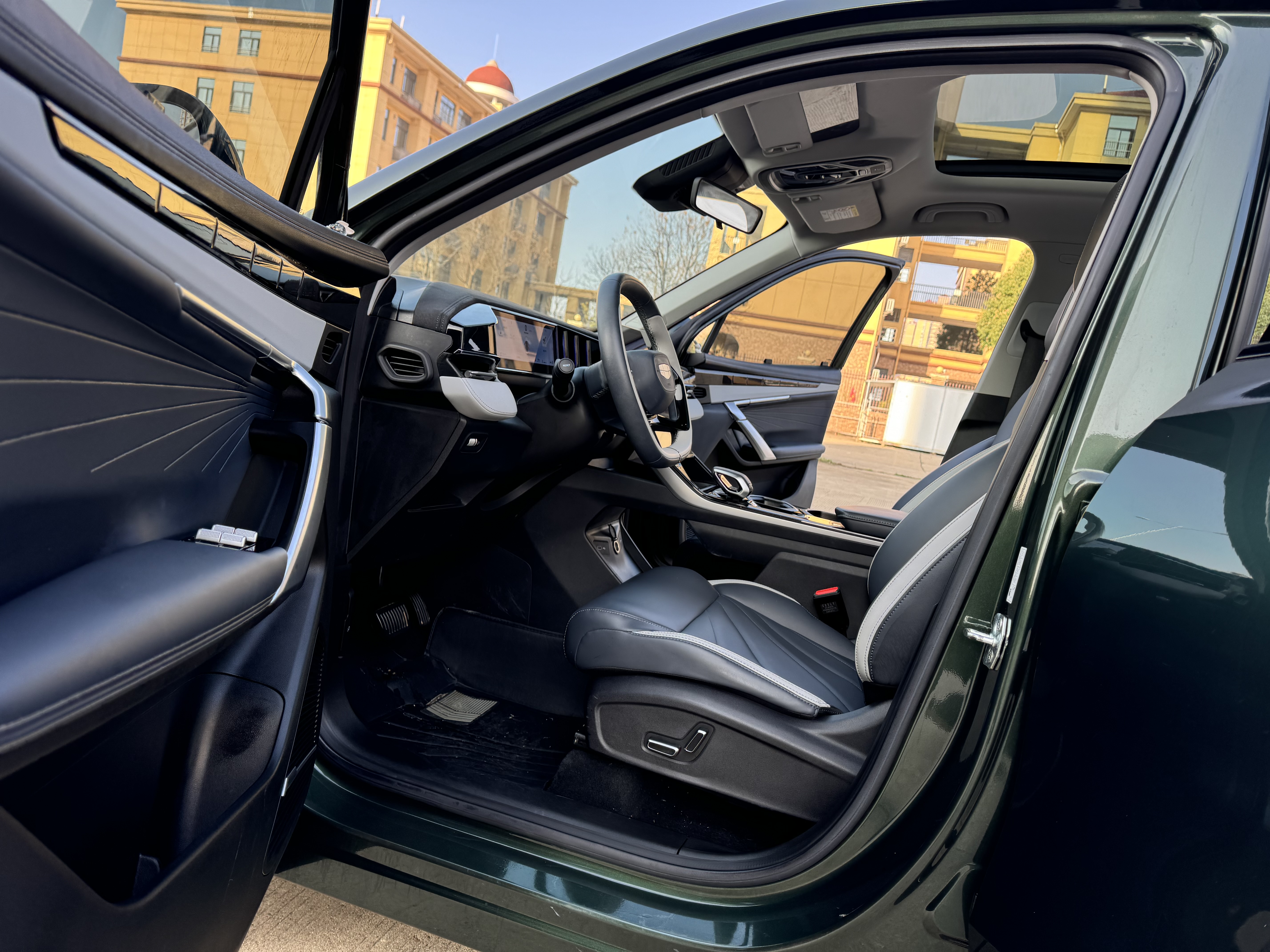 GEELY Boyue L 2024 car image #19