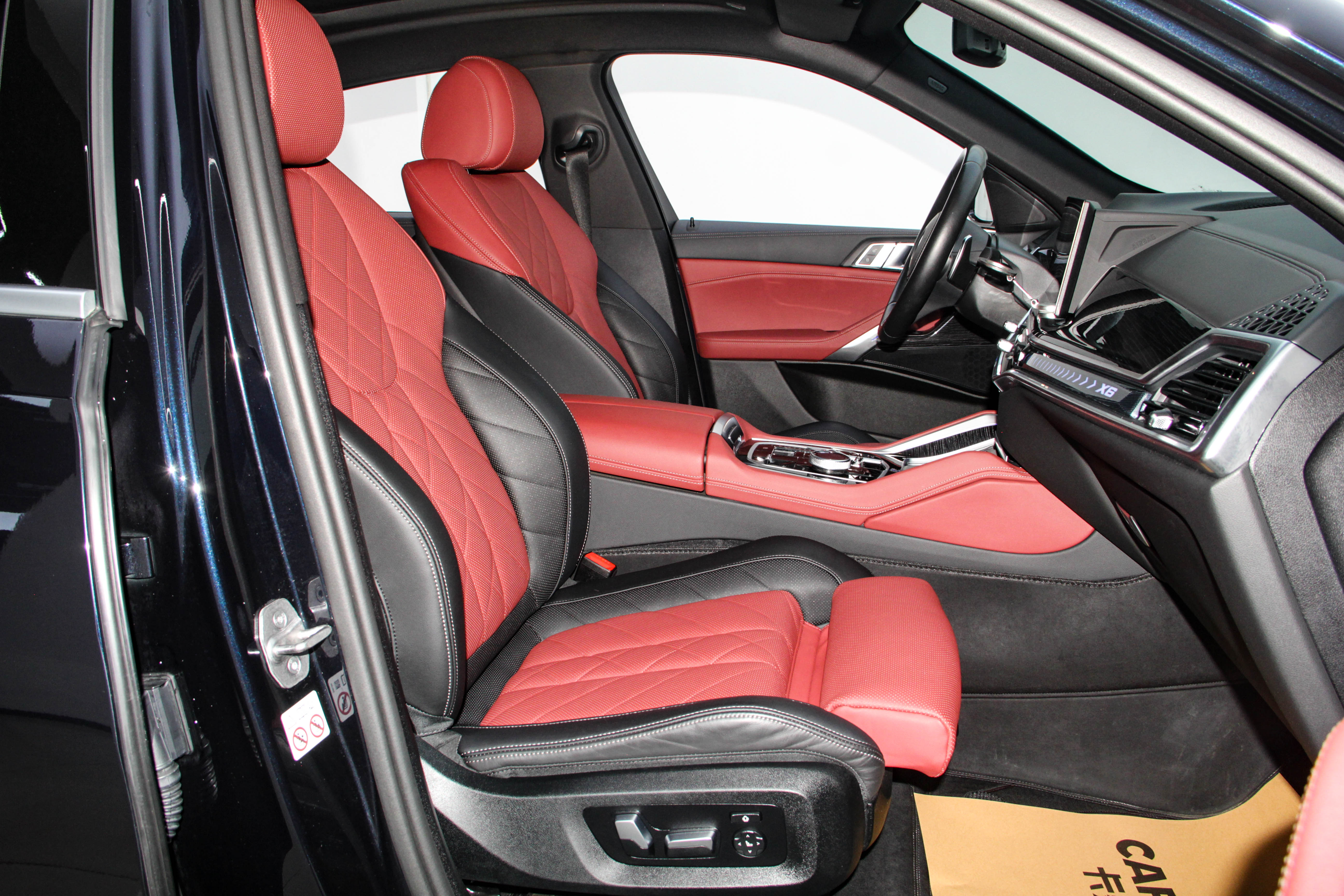 BMW X6 2023 car image #19