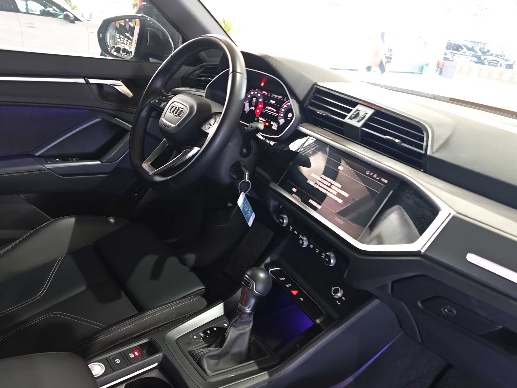 Audi Q3 2024 car image #19