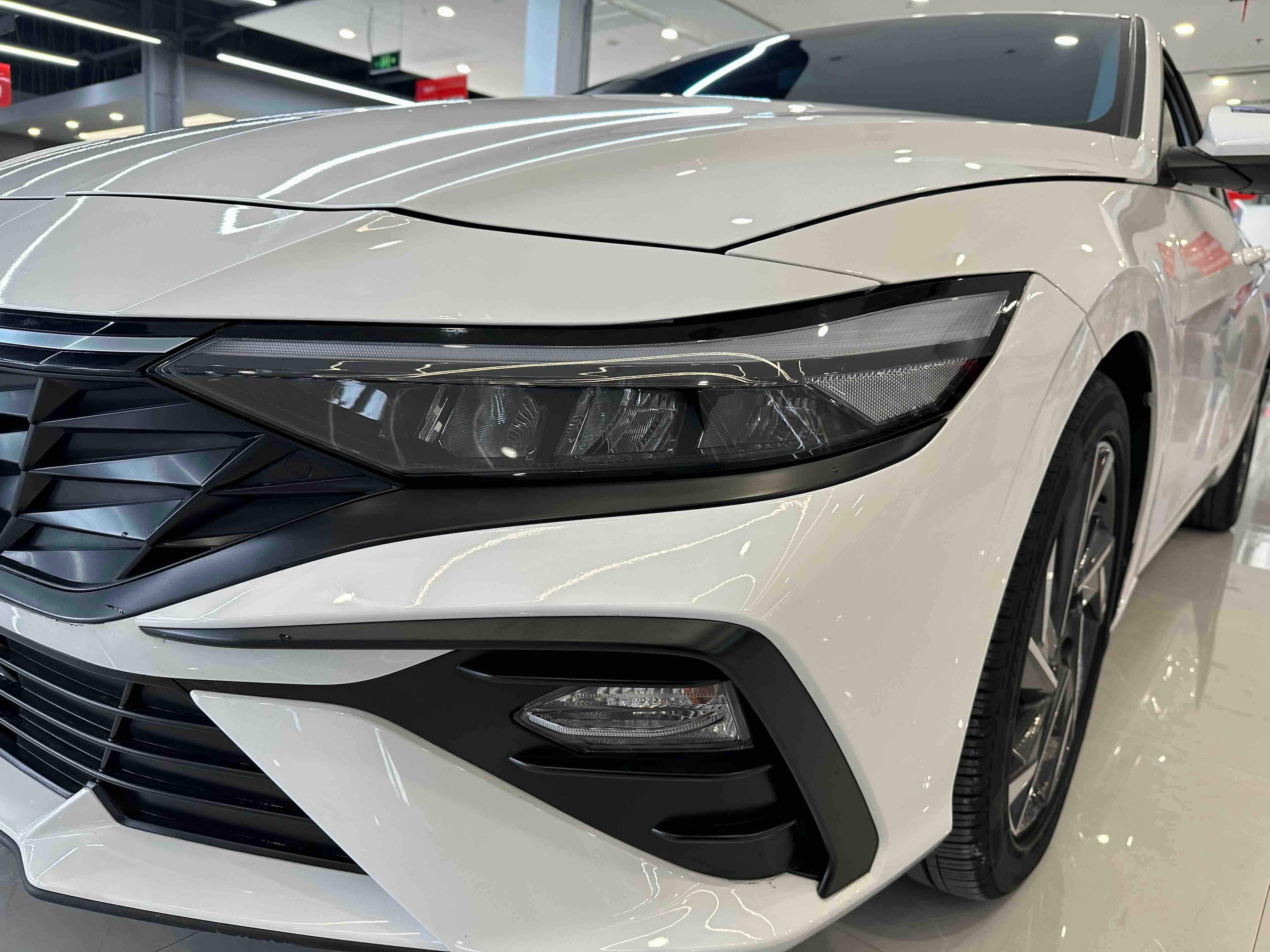 Hyundai Elantra 2023 car image #19