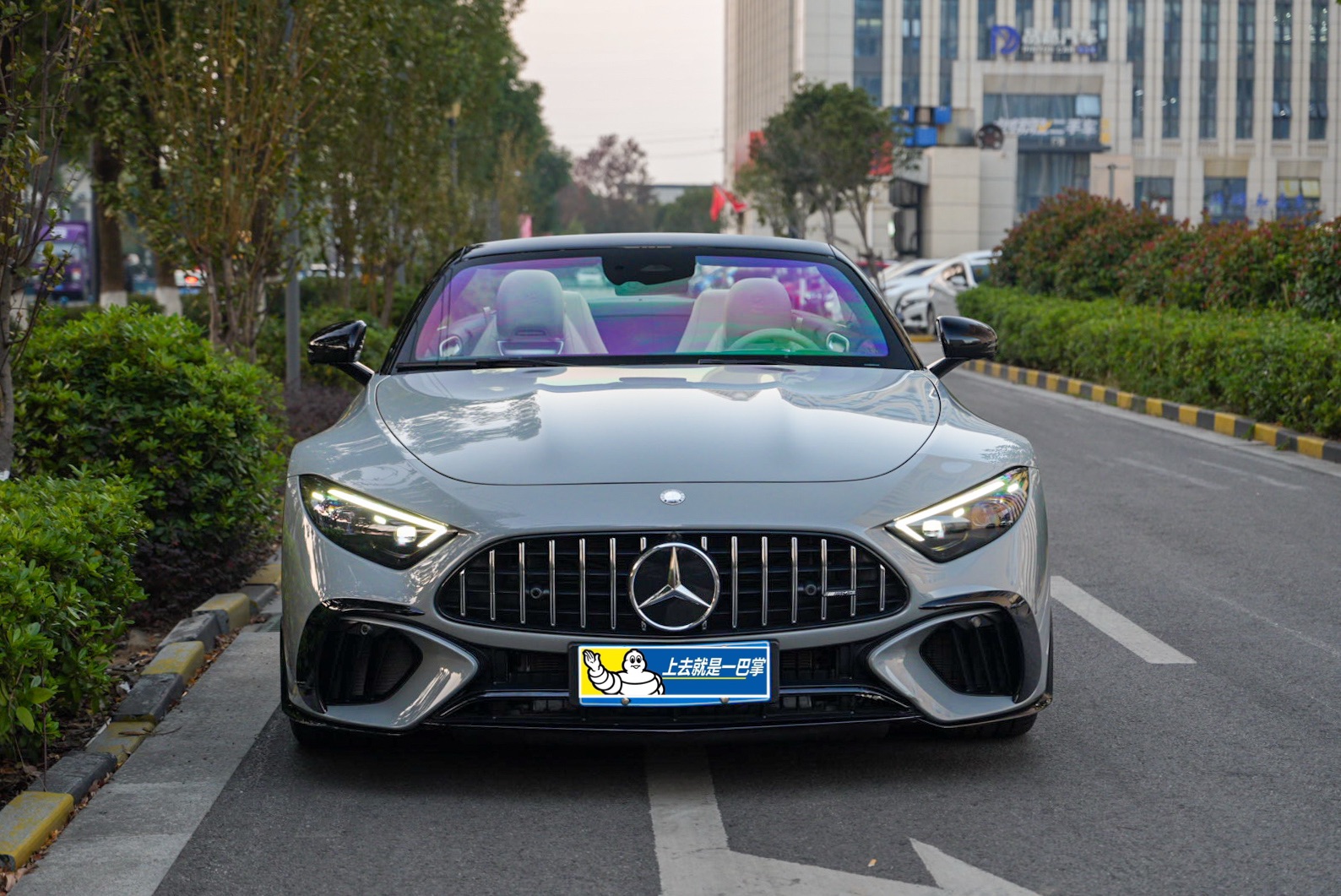 Mercedes-Benz SL Class 2025 immagine di auto #19