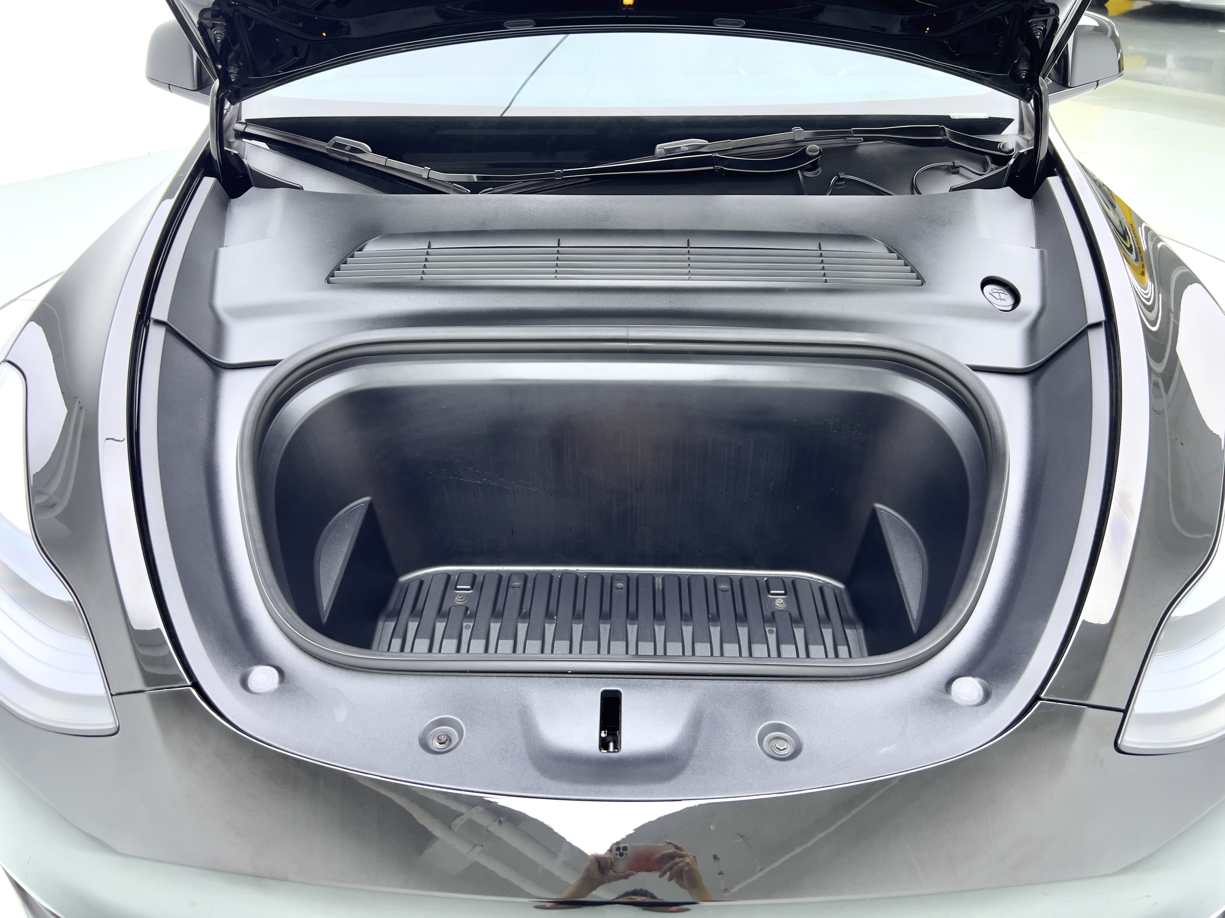 Tesla Model Y 2023 car image #19