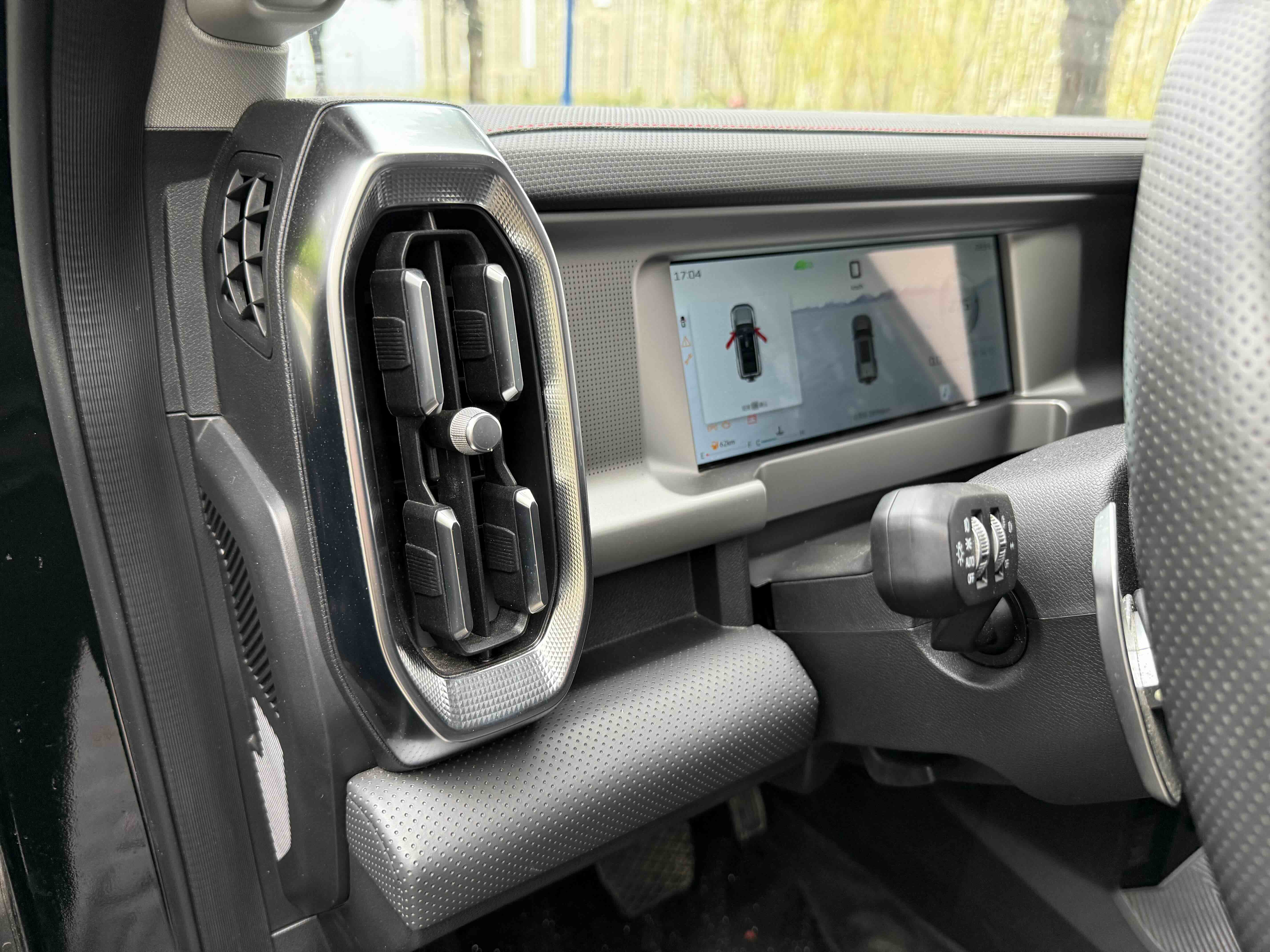 Jetour Traveller 2023 car image #19