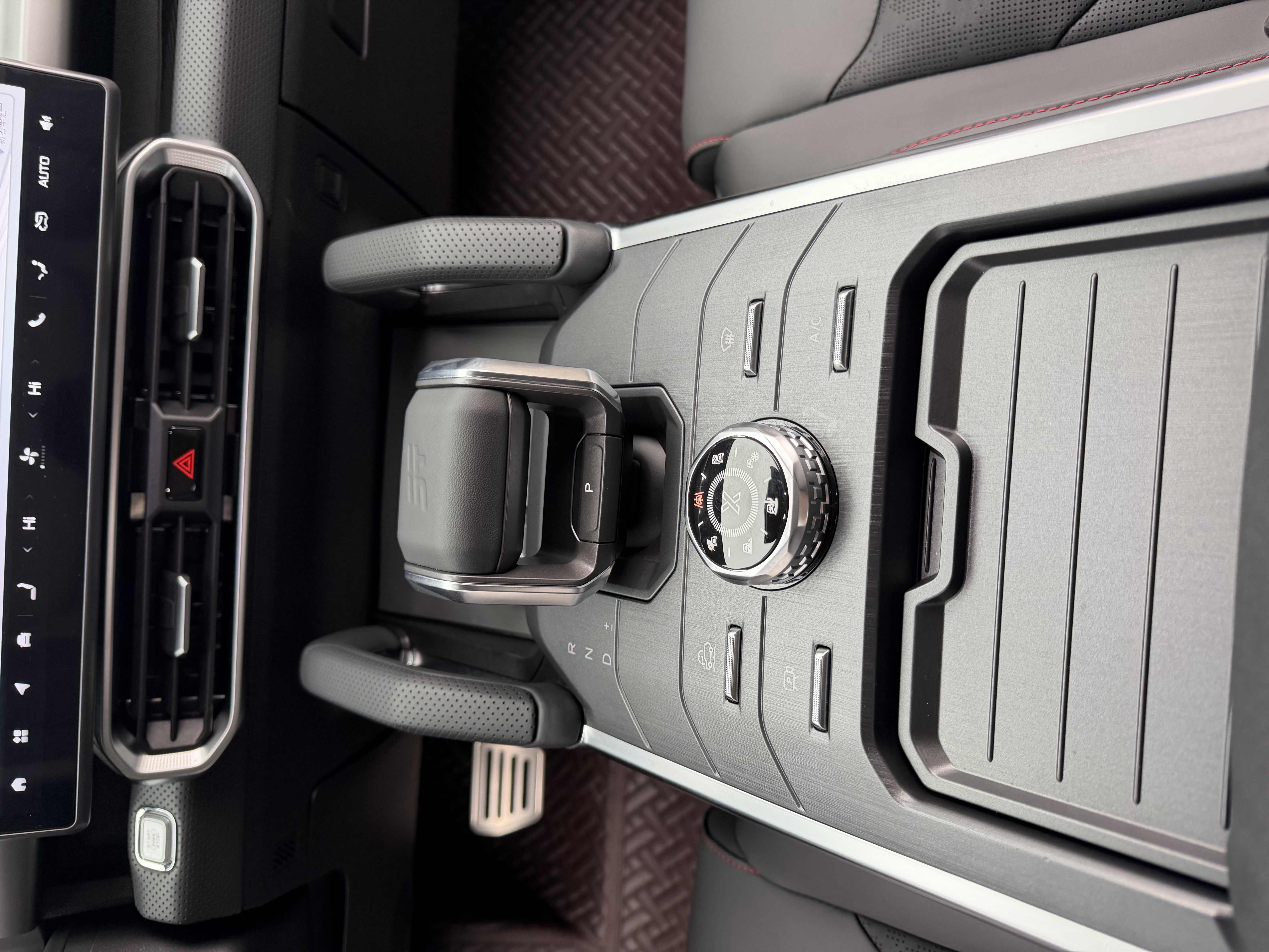 Jetour Traveller 2025 car image #19