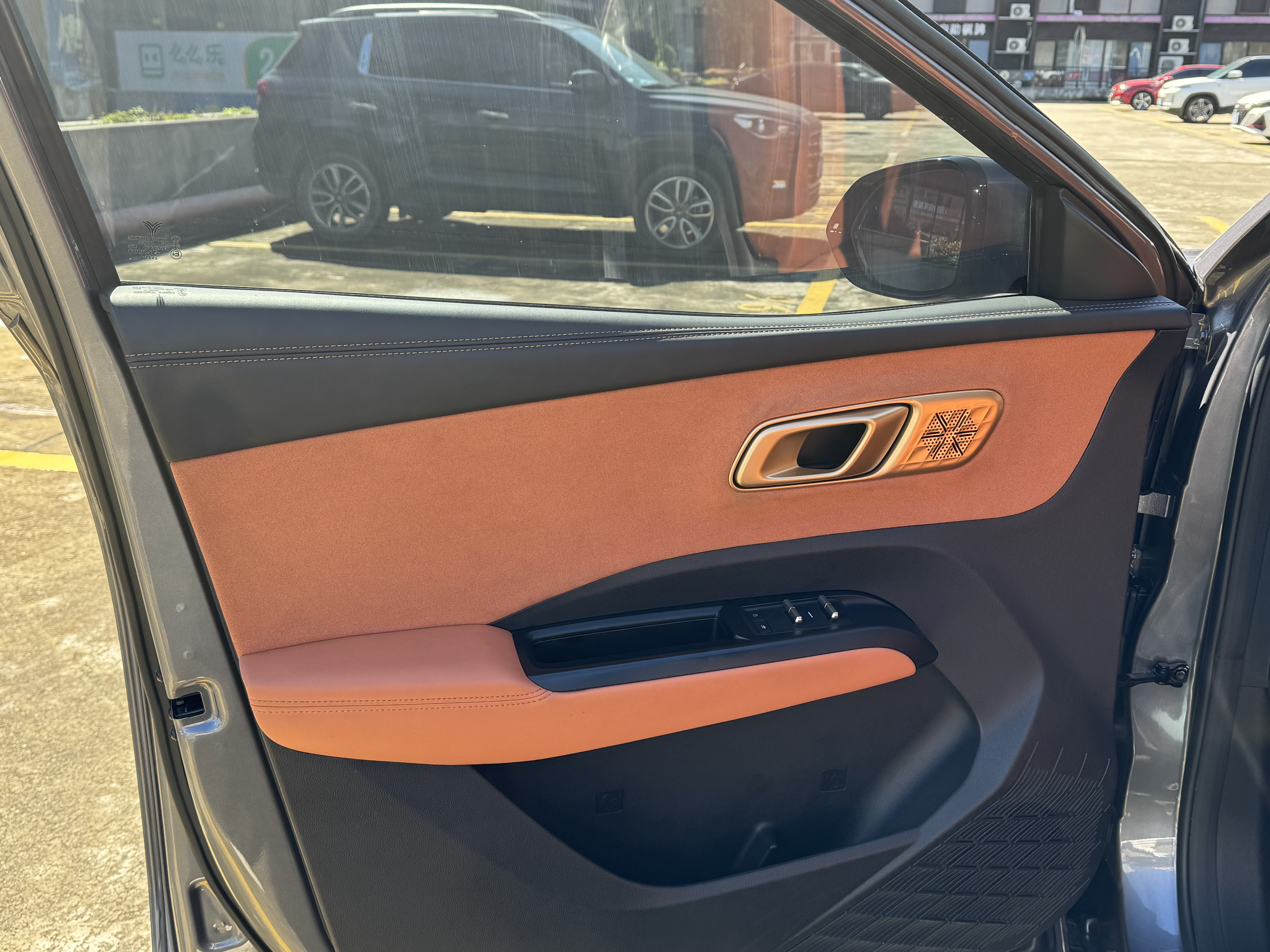 哪吒汽车 哪吒X 2024 汽车图片 #19