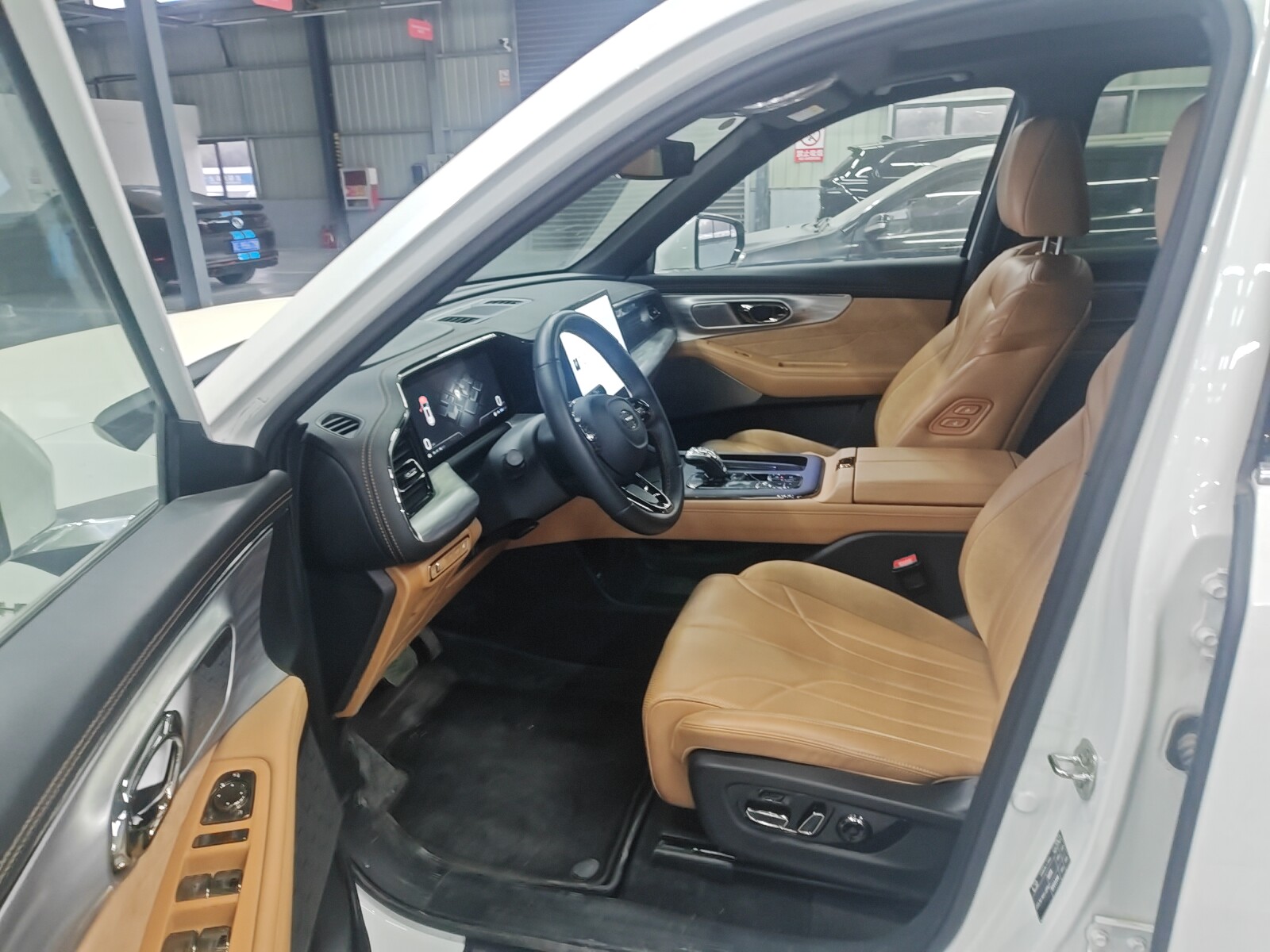 GAC Trumpchi ES9 2023 #19 GAC Trumpchi ES9 2023 car image #19