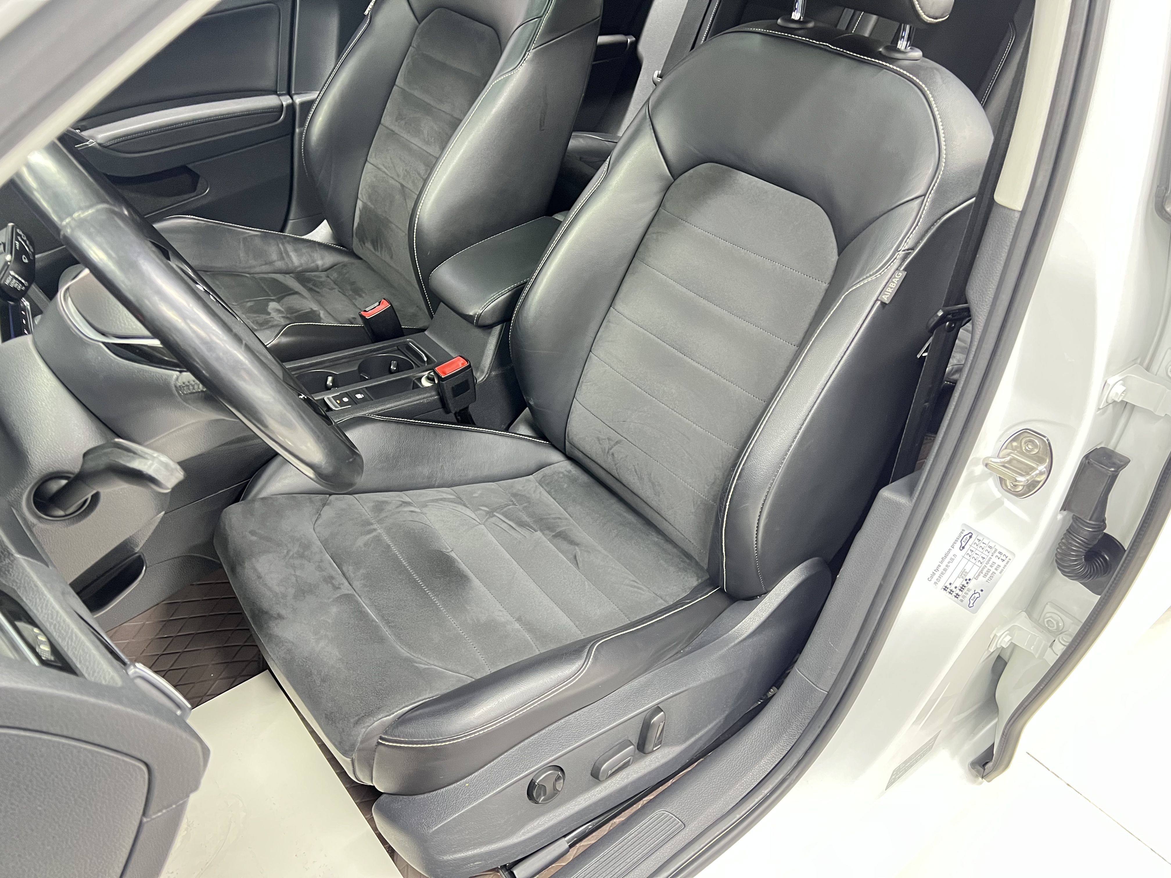 Volkswagen Golf 2015 car image #19