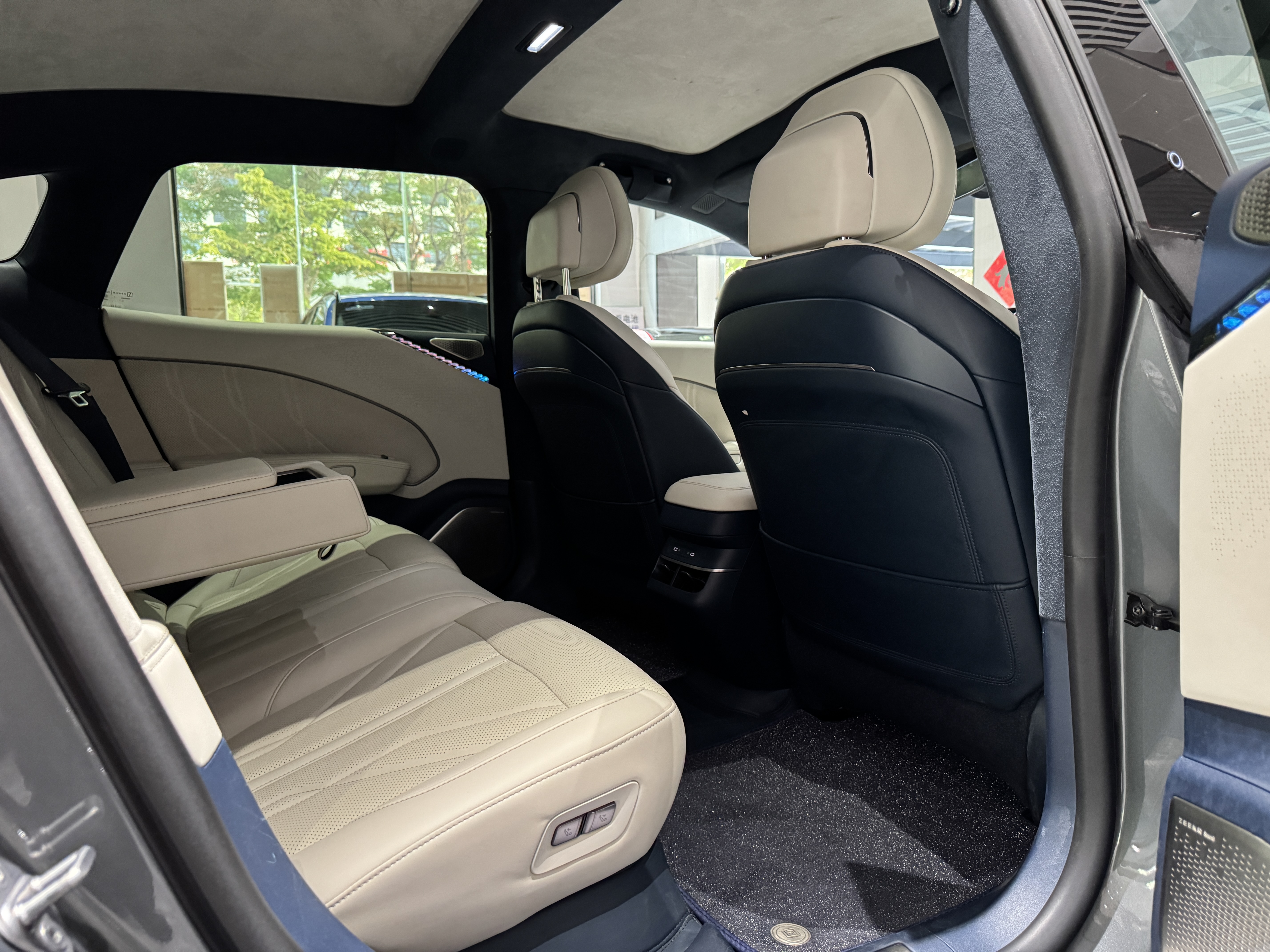 极氪 极氪007 2024 汽车图片 #19