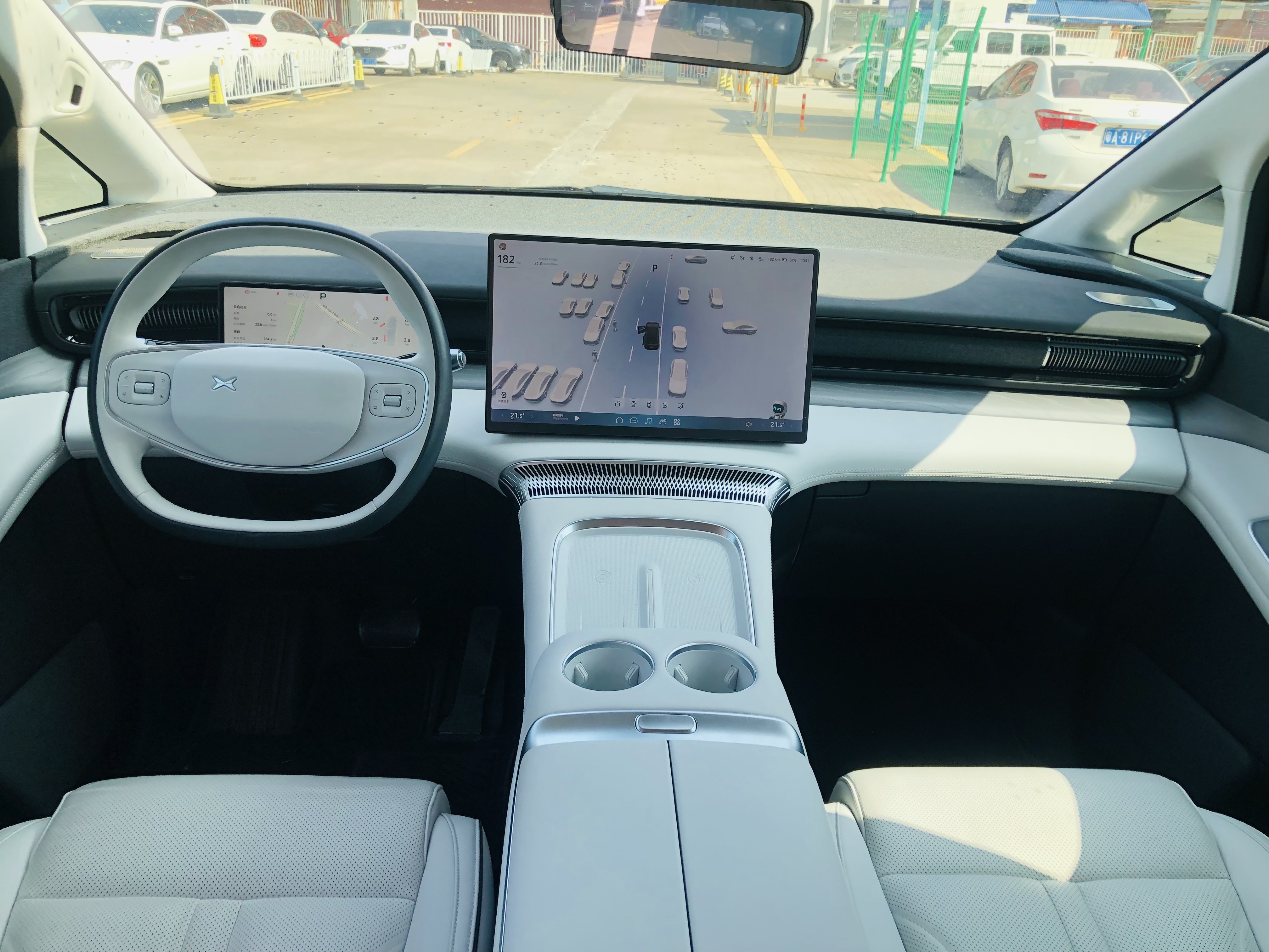 Xpeng X9 2025 изображение автомобиля #19