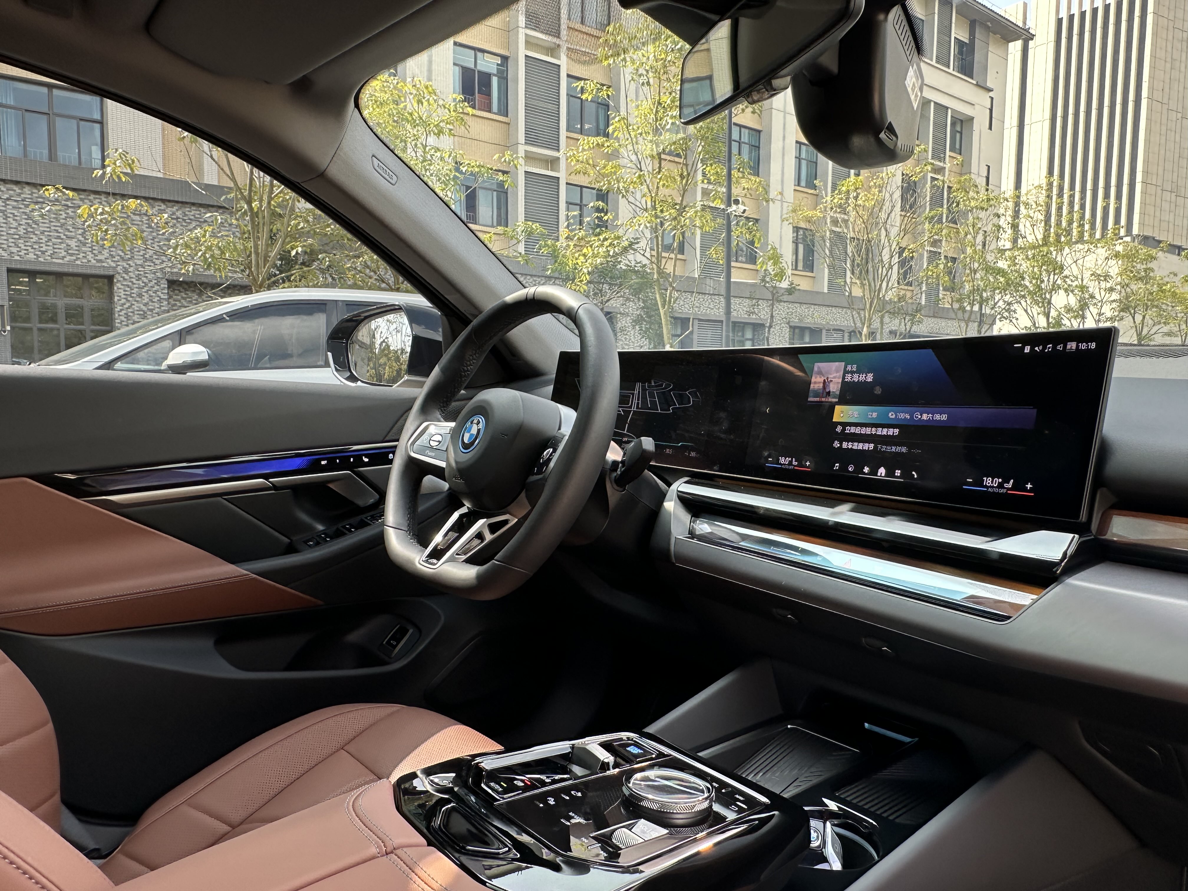 BMW i5 M60 2024 #19 BMW i5 M60 2024 car image #19