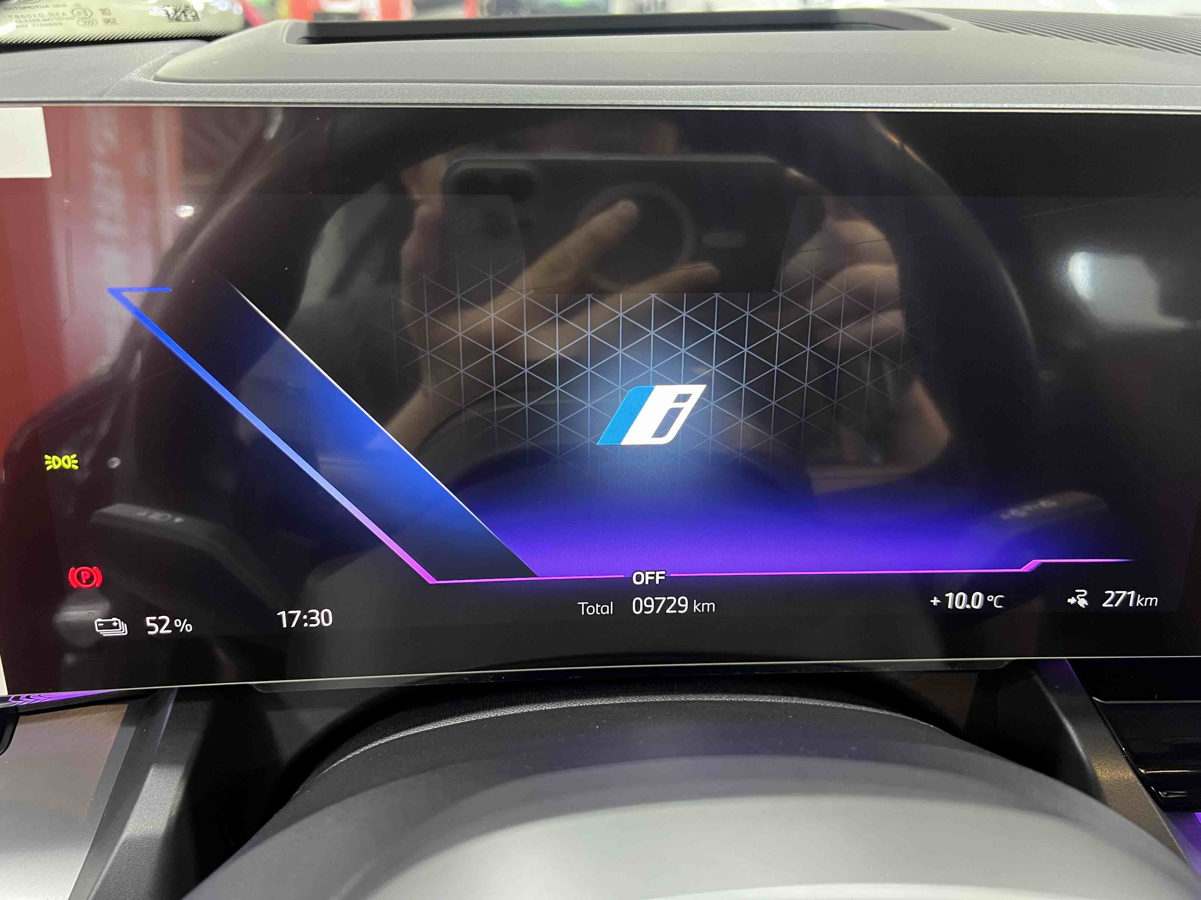 BMW i5 2025 car image #19