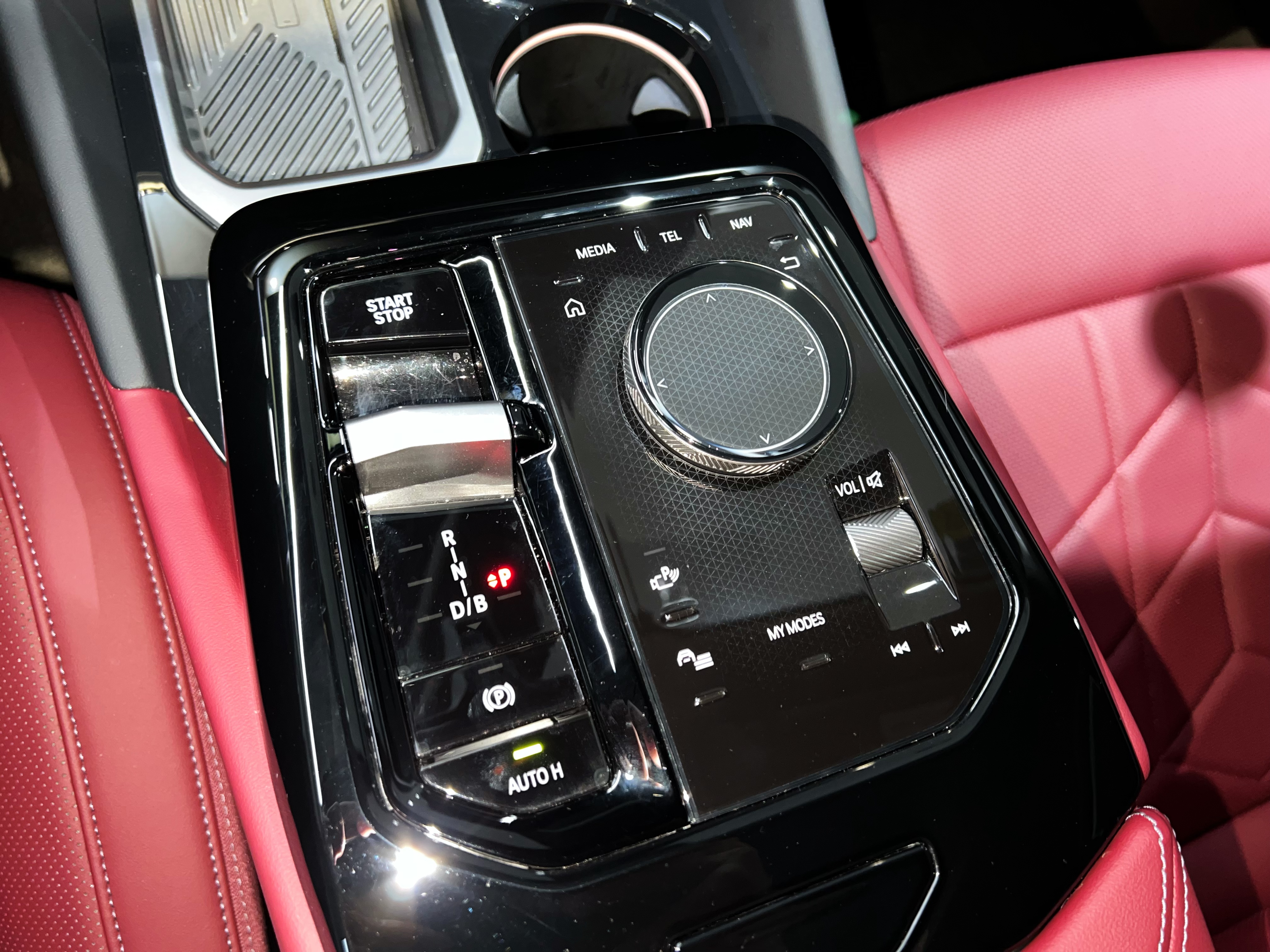 BMW i5 M60 2024 #19 BMW i5 M60 2024 car image #19