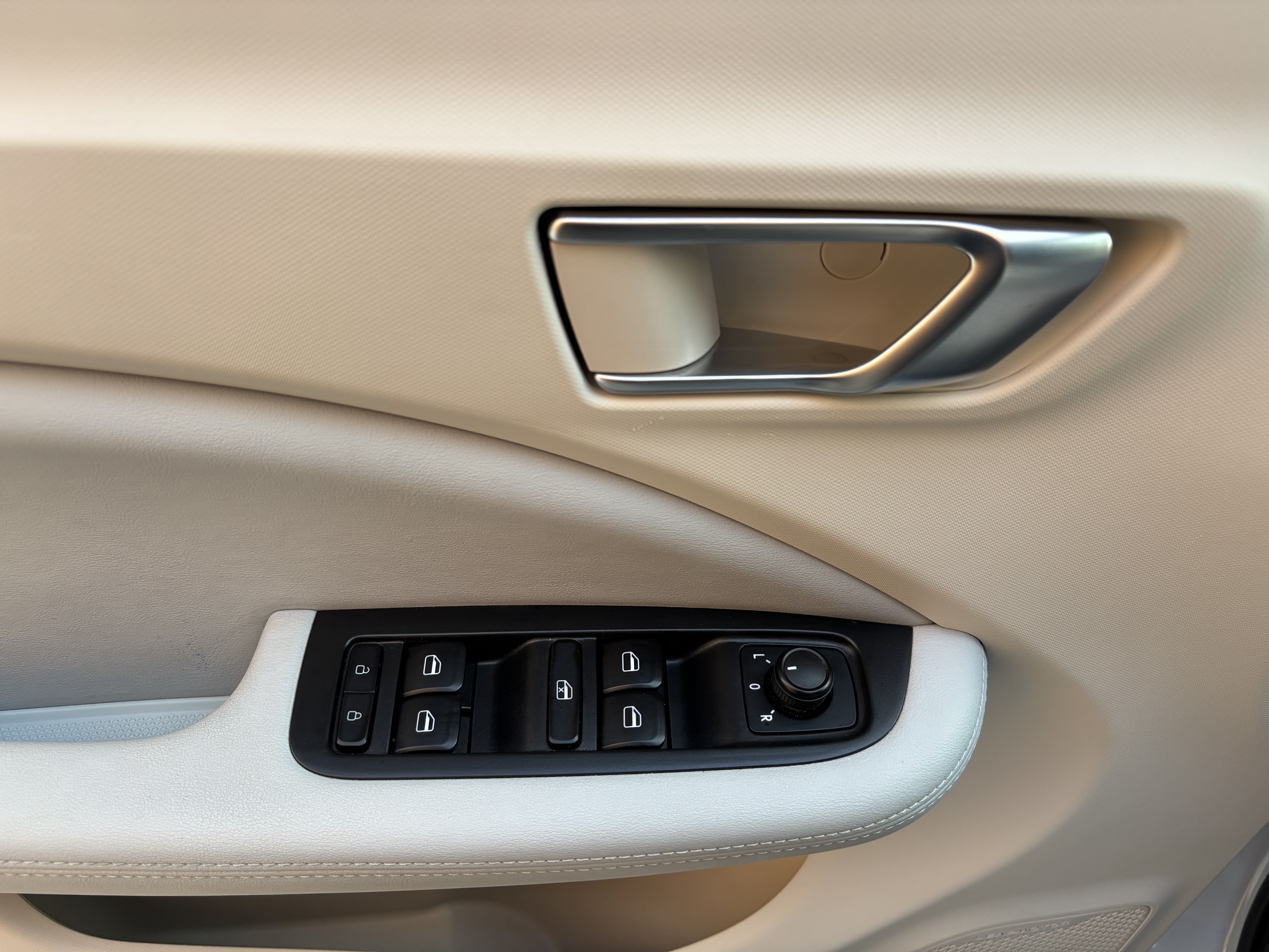 零跑汽车 零跑T03 2024 汽车图片 #19