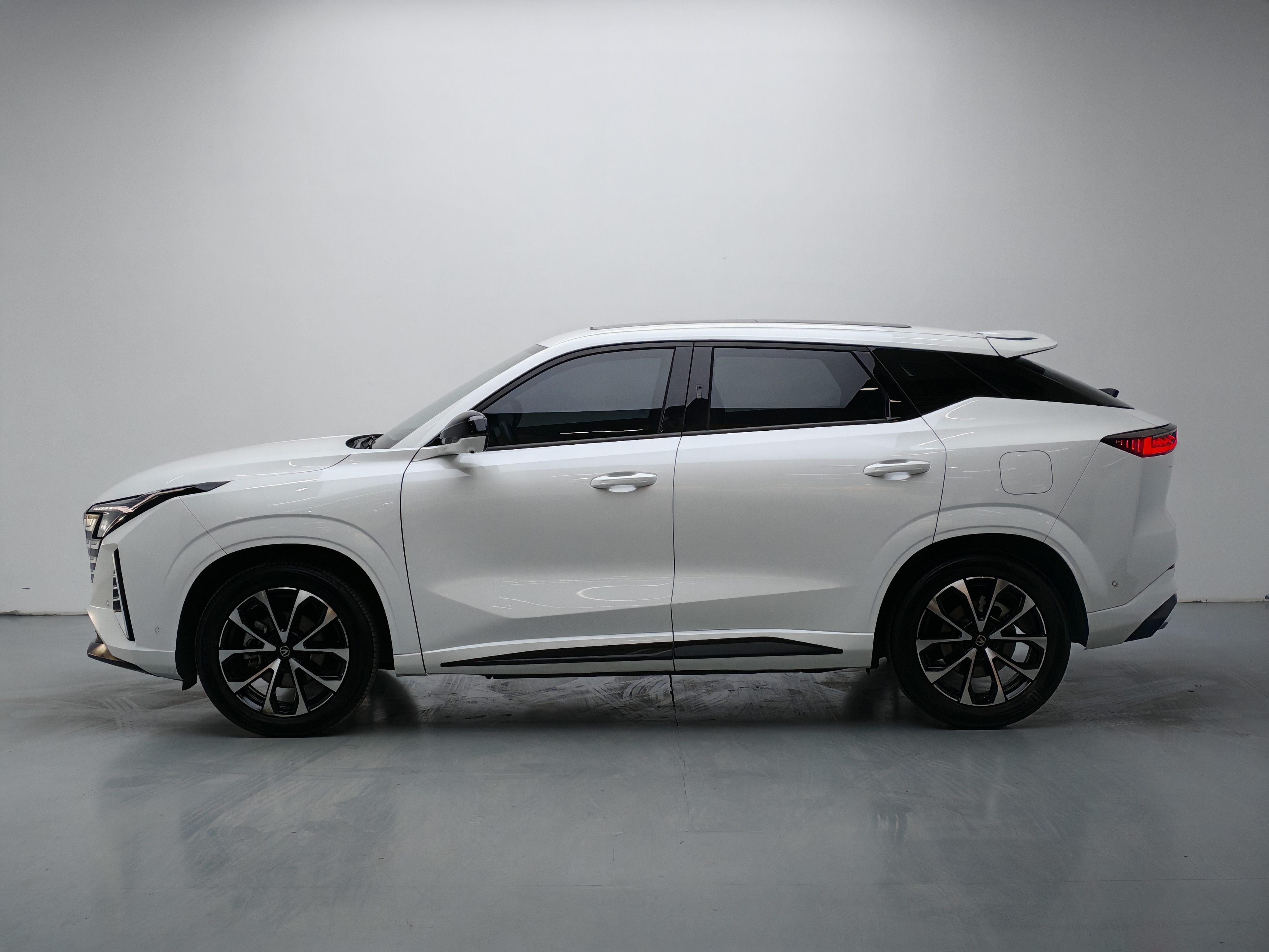 Changan UNI-Z PHEV 2024 #19 Changan UNI-Z PHEV 2024 car image #19