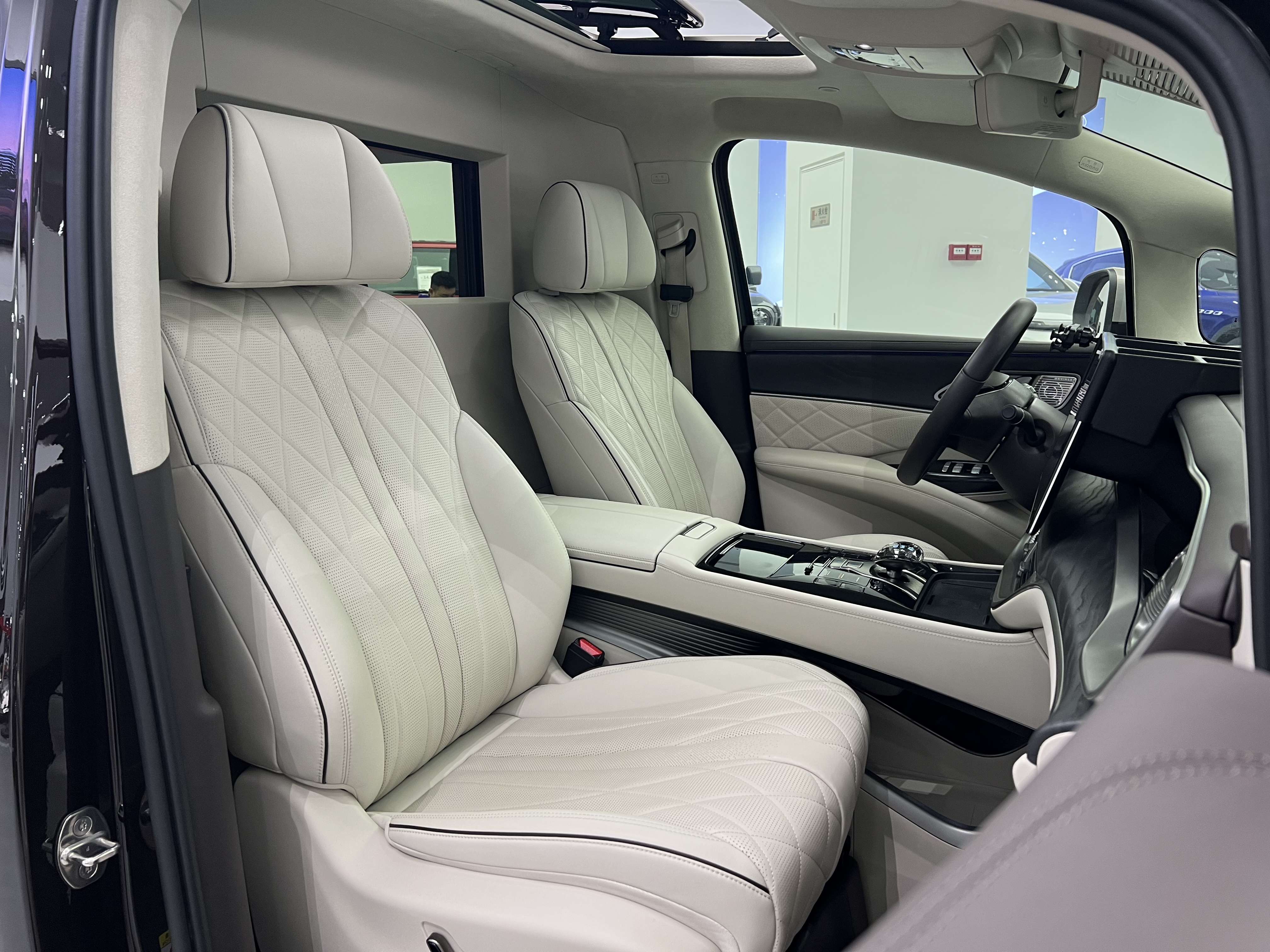 Denza D9 2024 #19 Denza D9 2024 car image #19