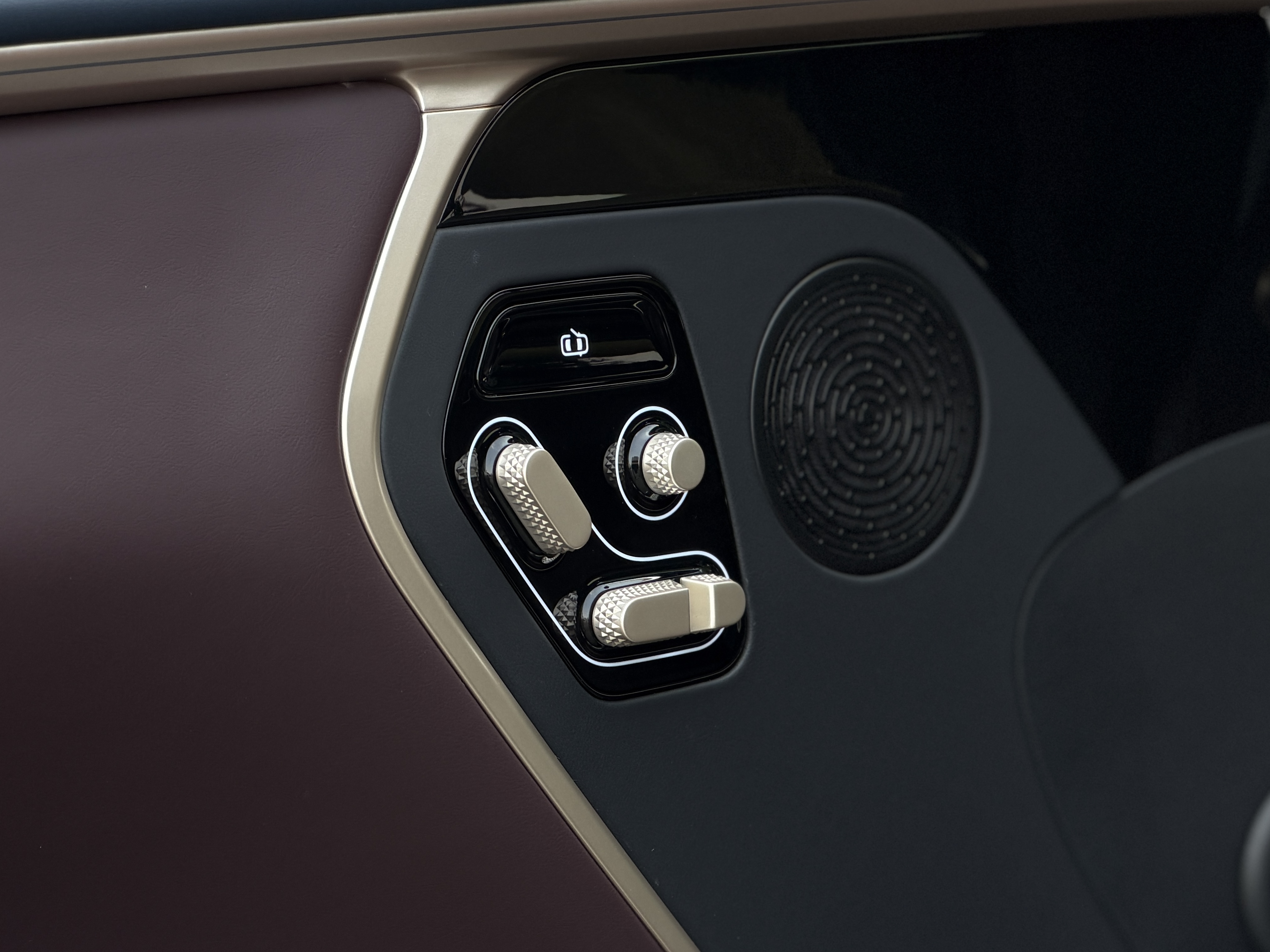 Avatr 11 2024 imagem de carro #19