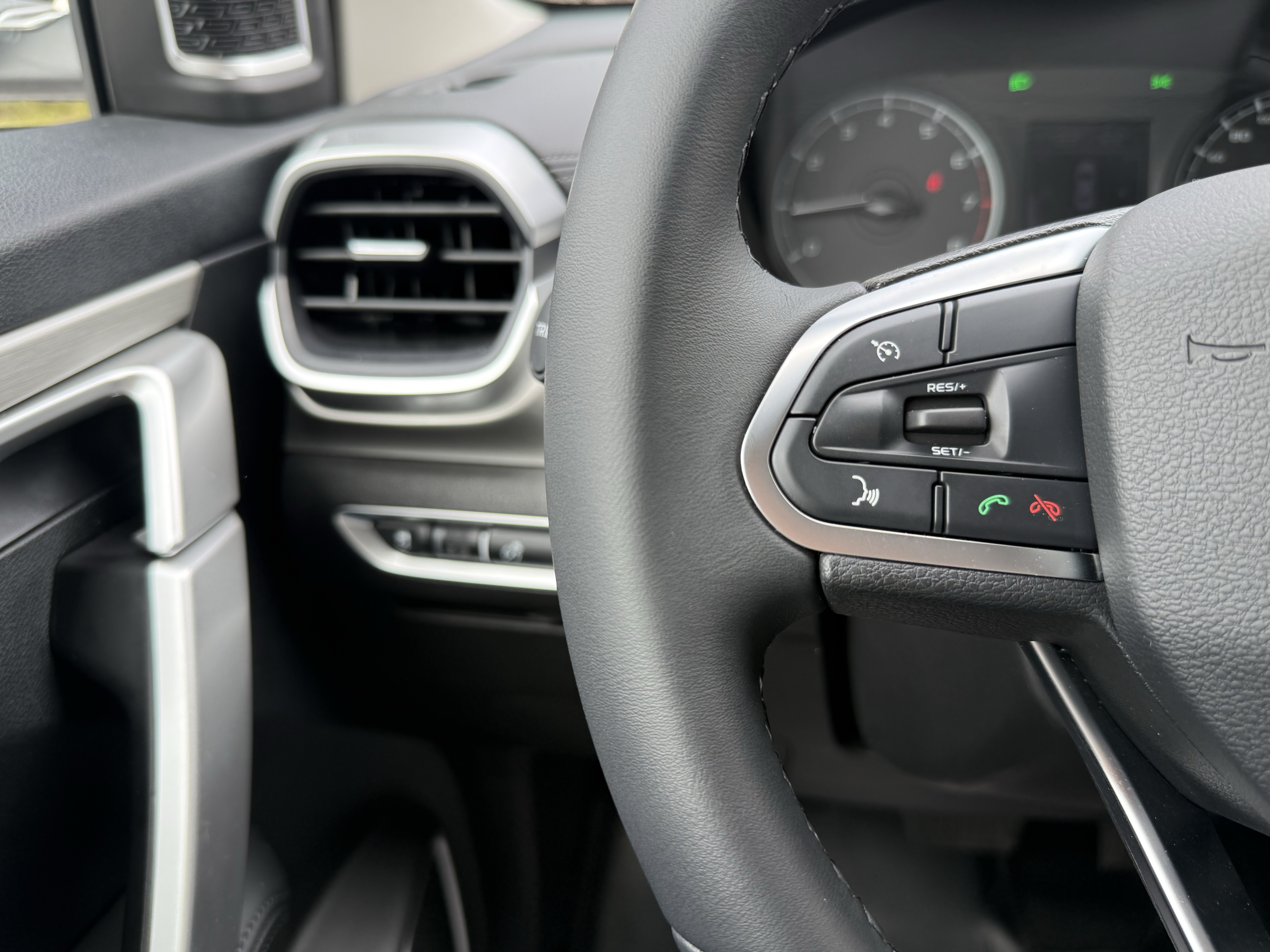 GEELY Coolray 2025 car image #19