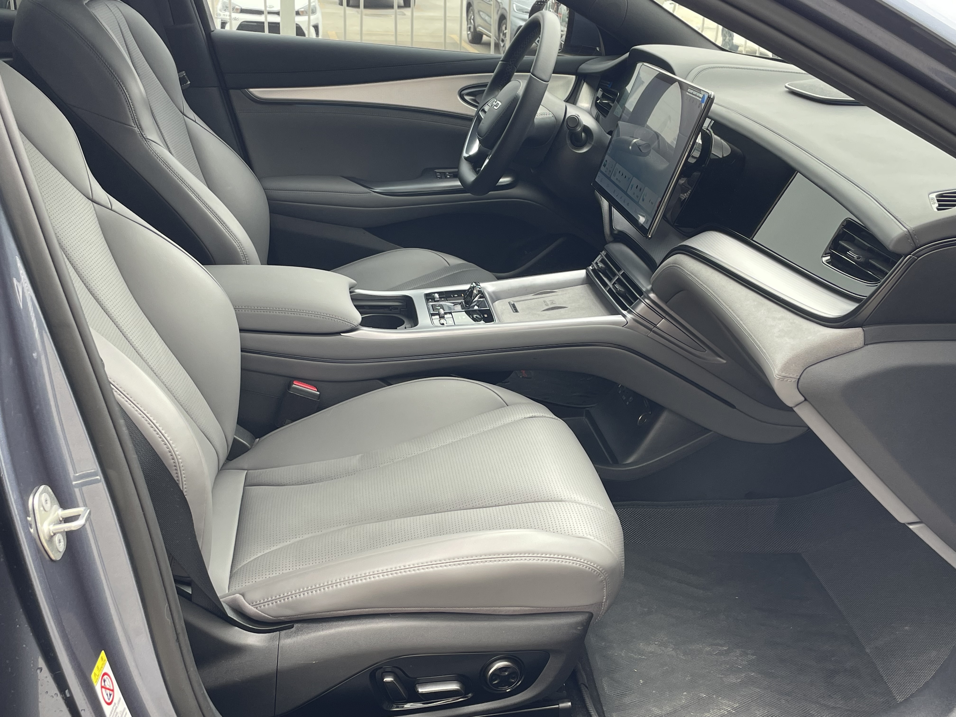 BYD Seal 07 DM-i 2024 car image #19