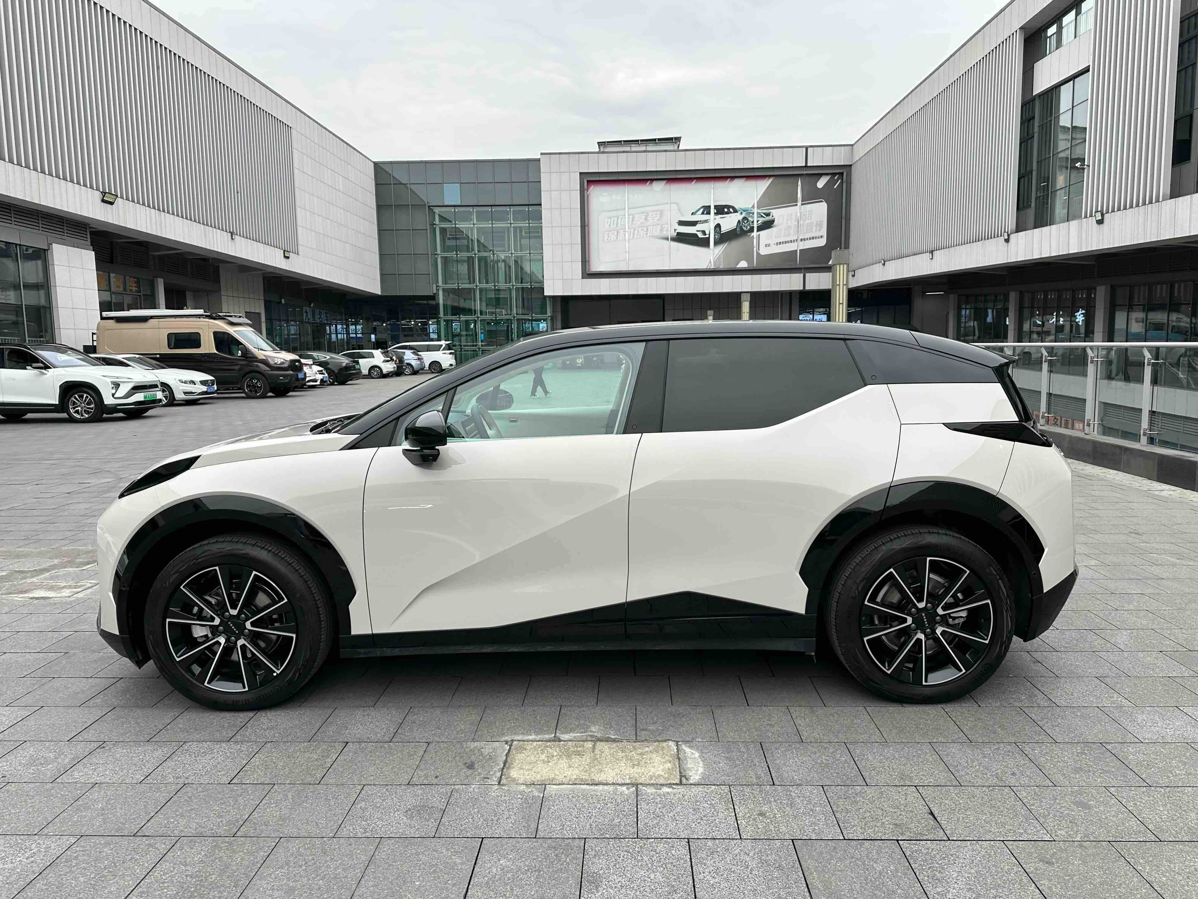 Zeekr X 2024 car image #19
