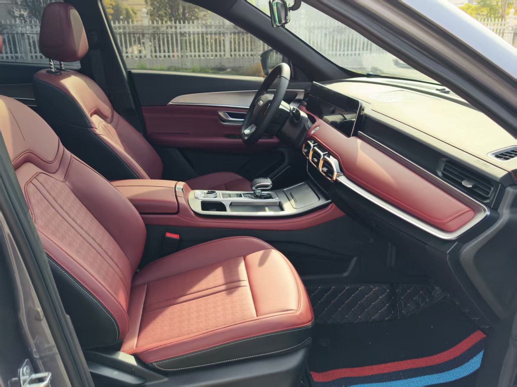X70 PLUS 2025 car image #19