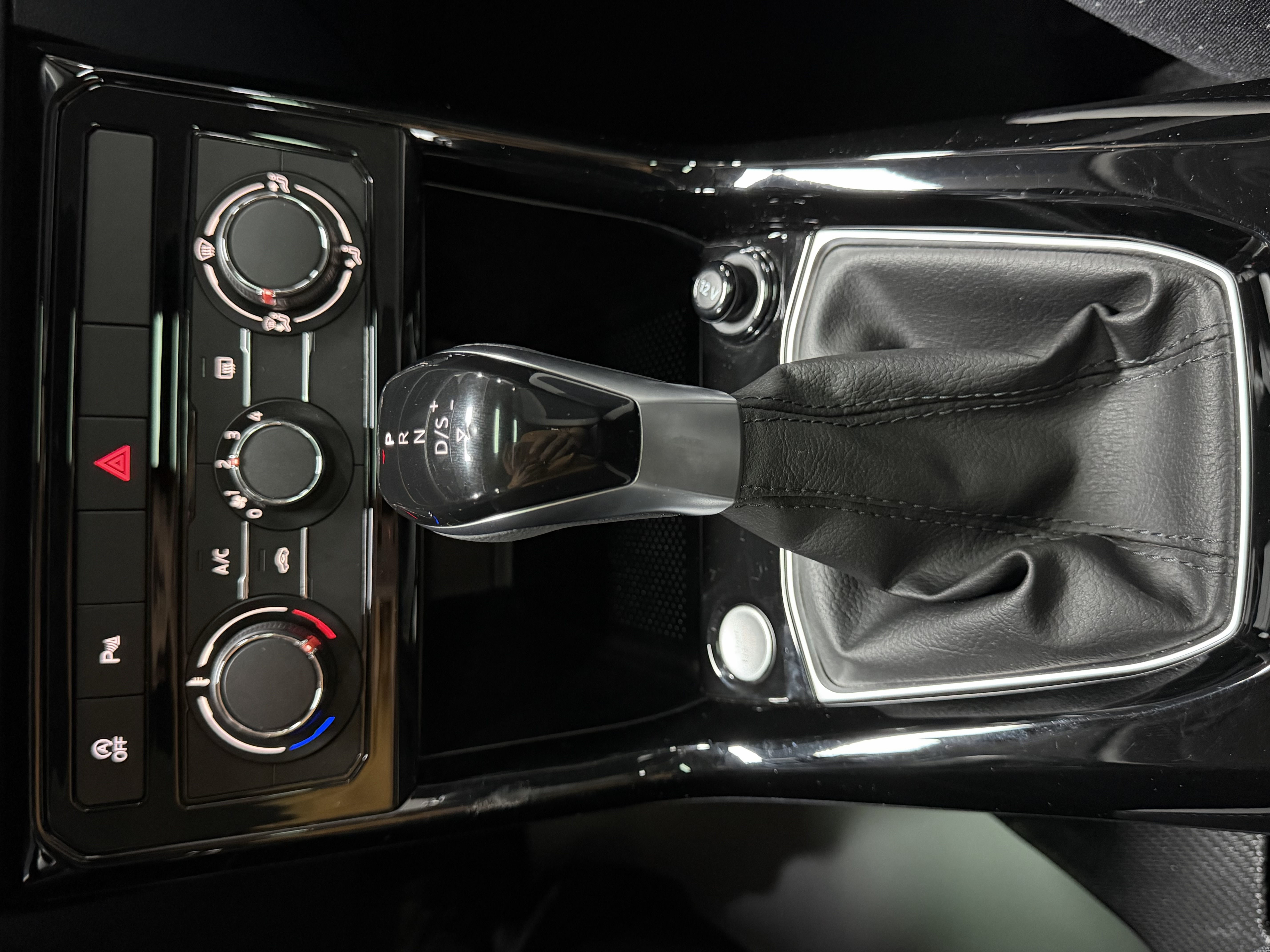 Volkswagen Tharu 2025 car image #19