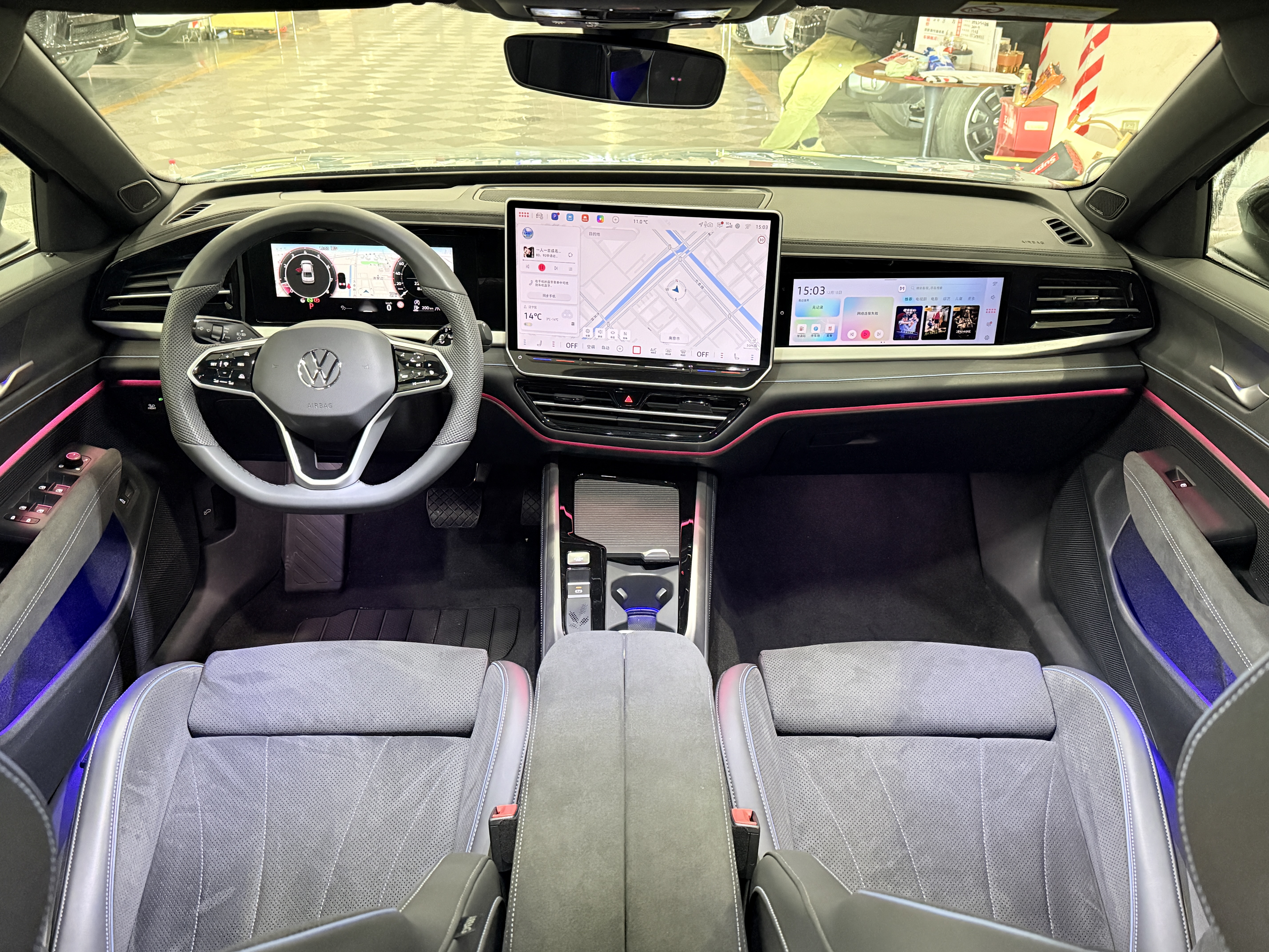 Volkswagen Passat 2024 car image #19