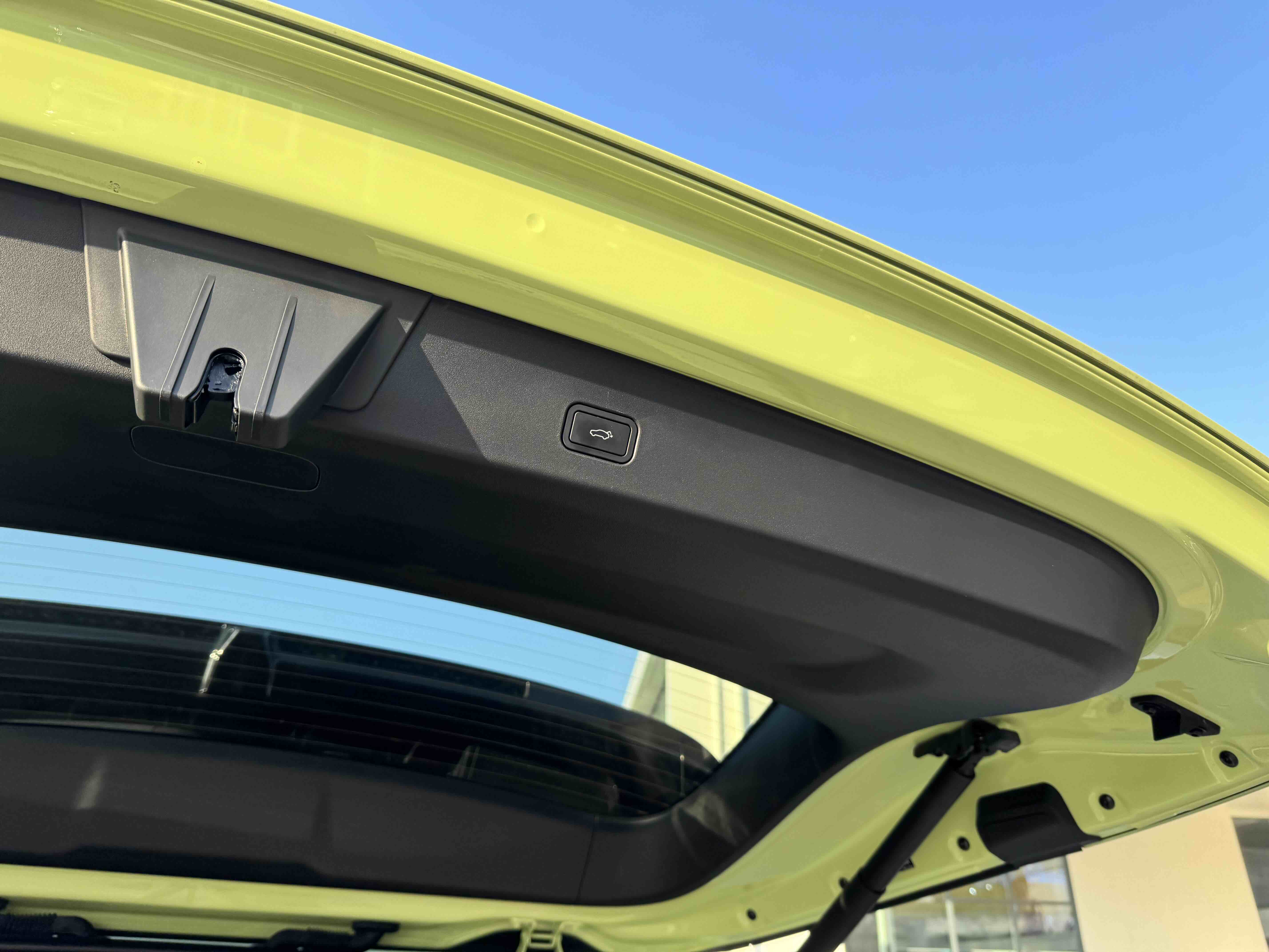 极氪 极氪MIX 2024 汽车图片 #19