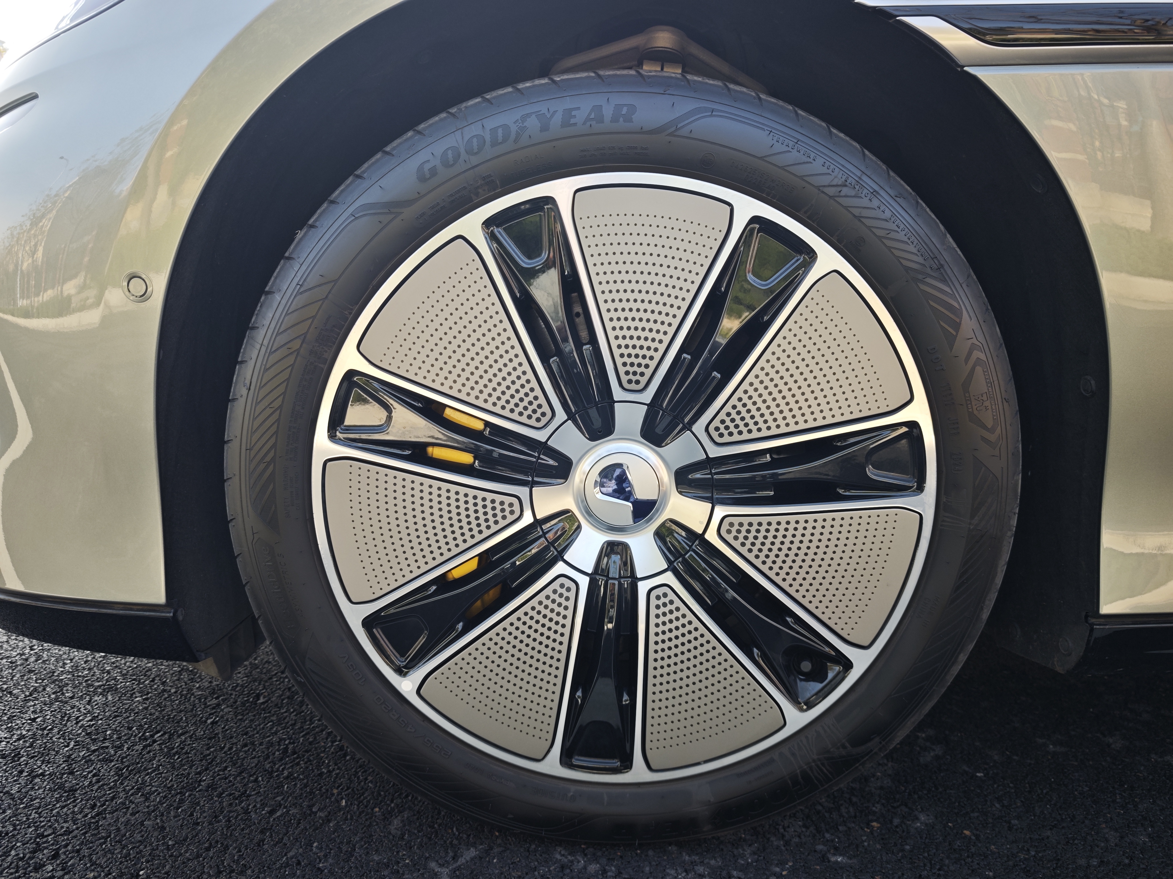 Denza Z9GT 2024 #19 Denza Z9GT 2024 car image #19