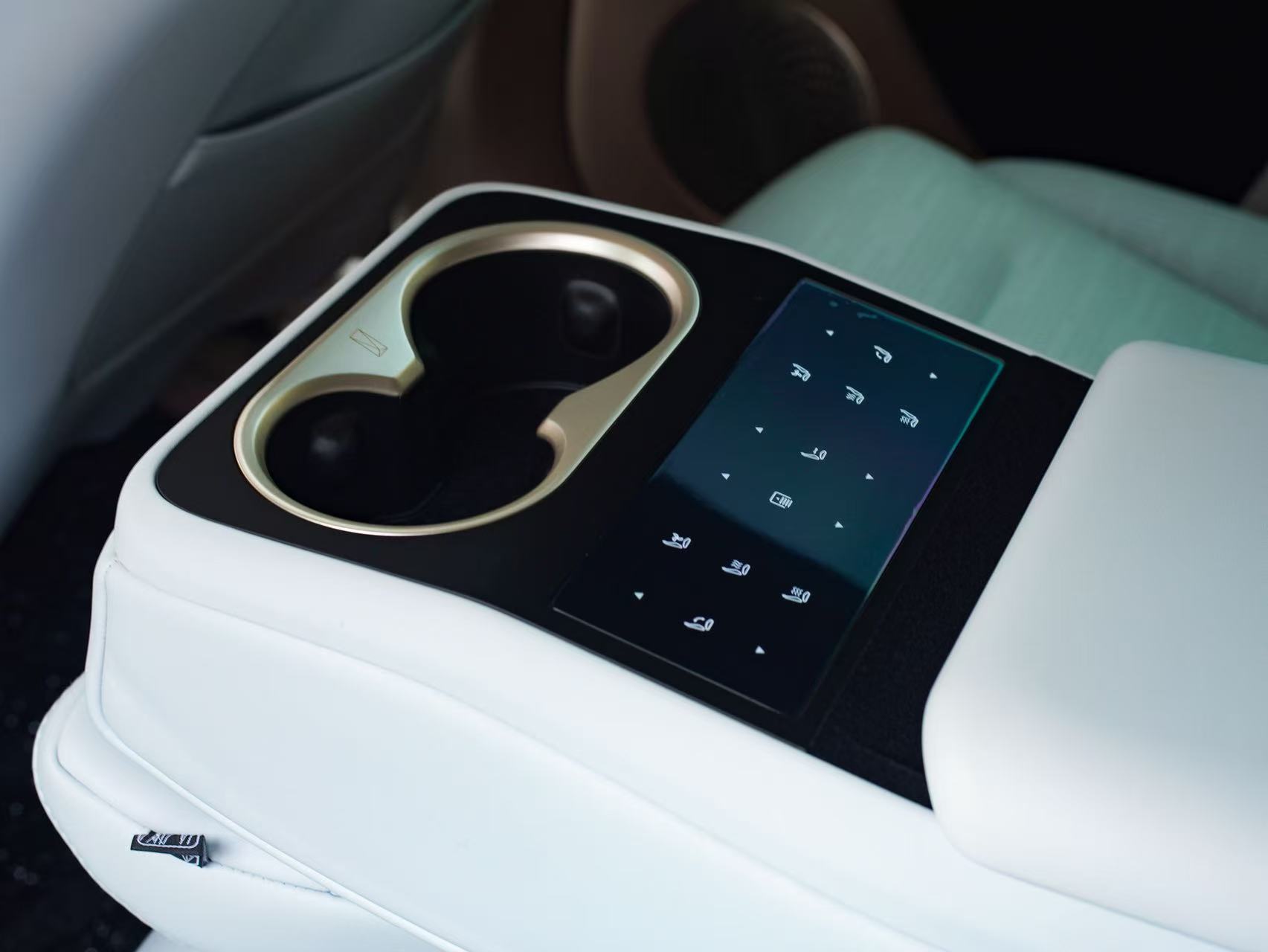 Avatr 07 2025 imagem de carro #19