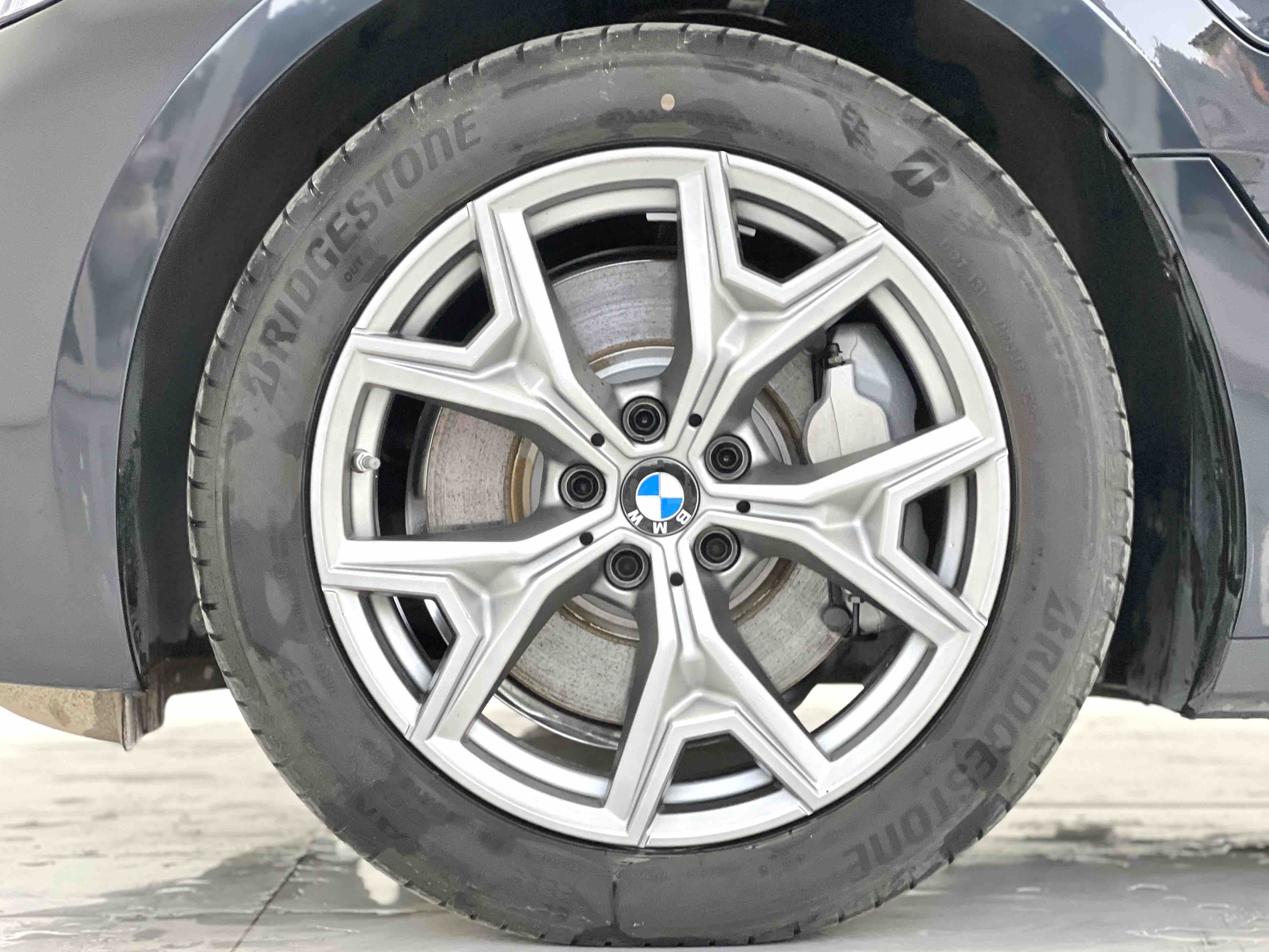 BMW i3 2024 car image #19